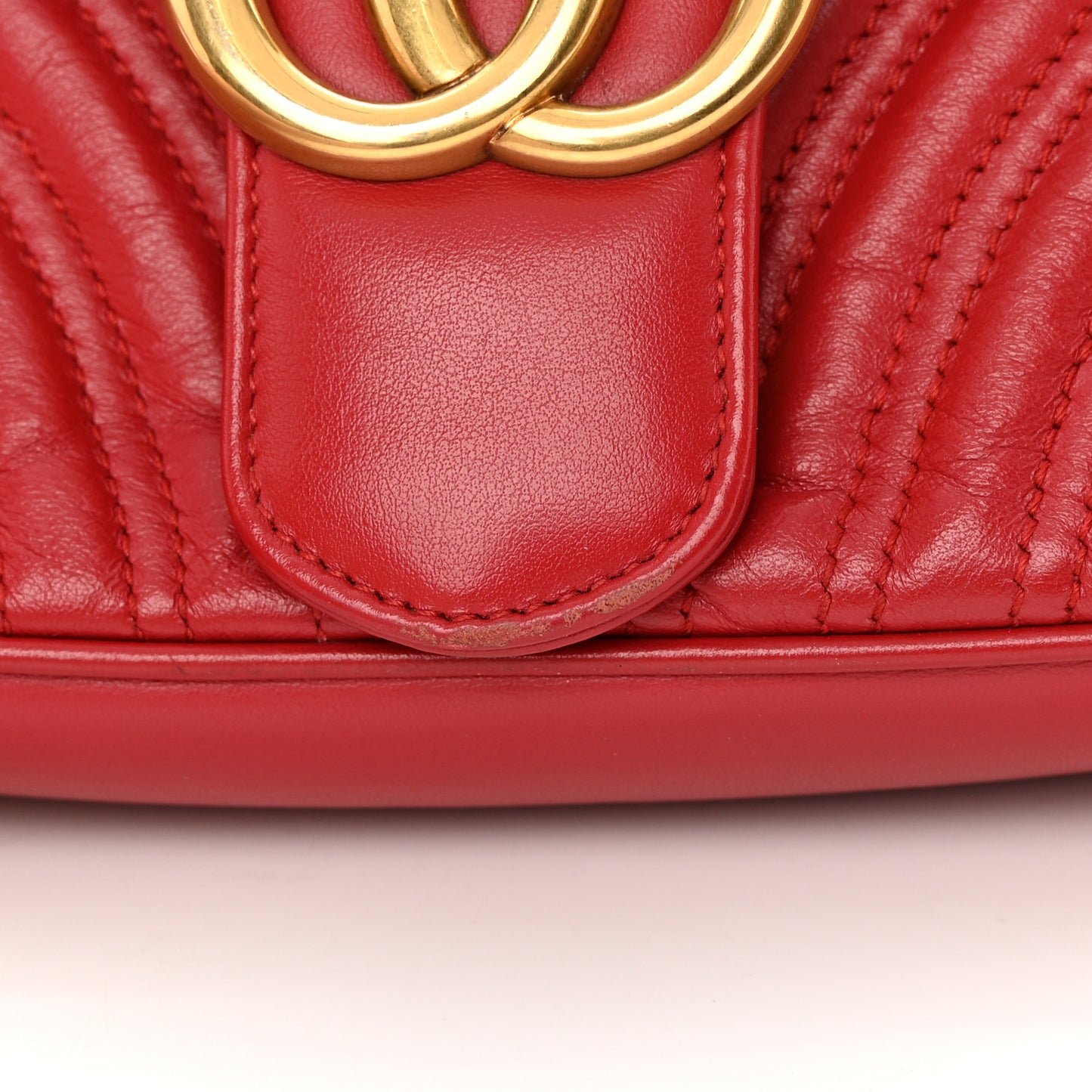 Calfskin Matelasse Small GG Marmont Shoulder Bag Hibiscus Red