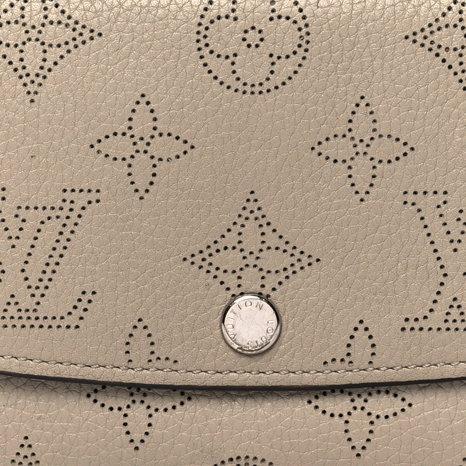Louis Vuitton Mahina Iris Wallet NM Pebble 7 of 13
