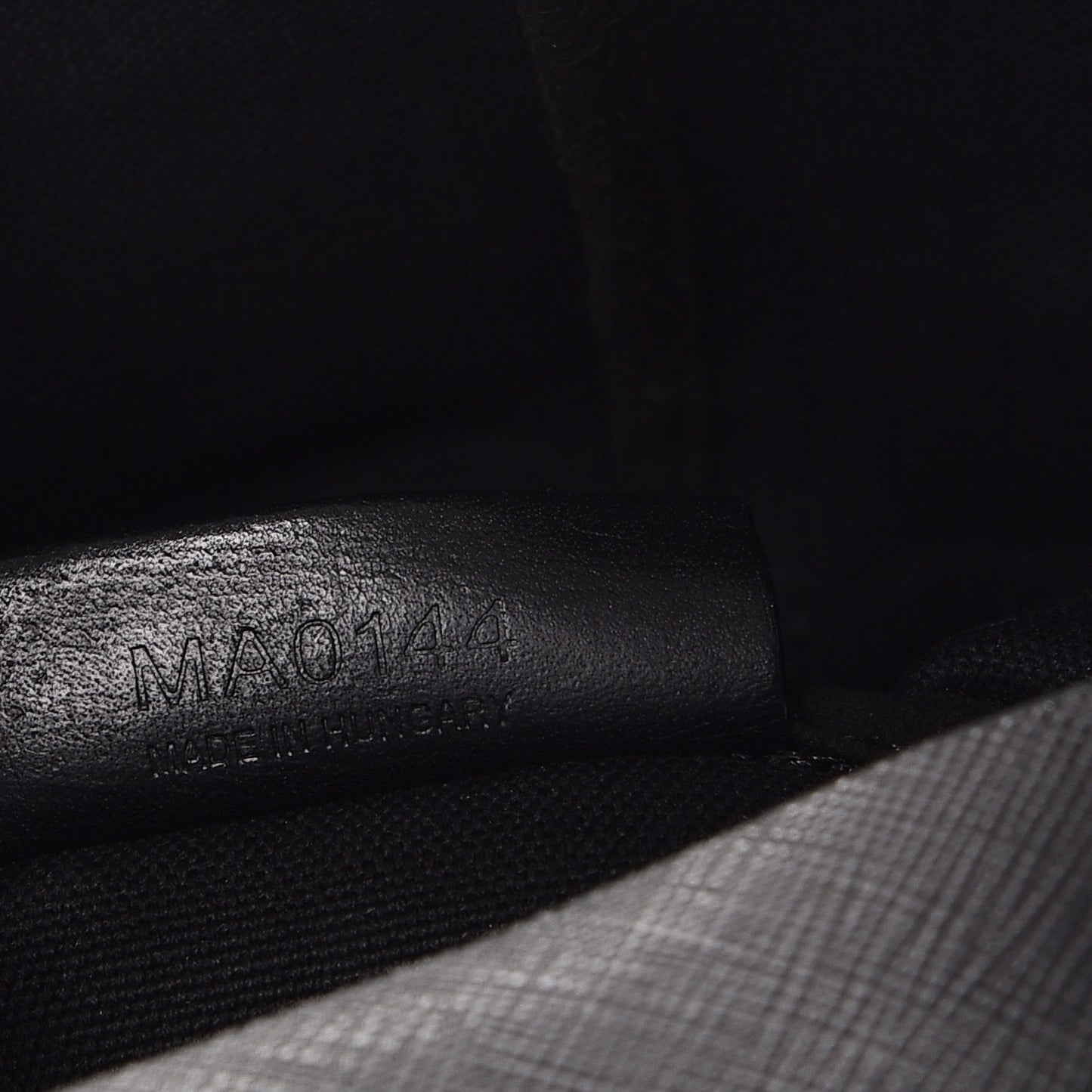 Textured Coated Canvas Rottweiler Pint Large Antigona Tote Black