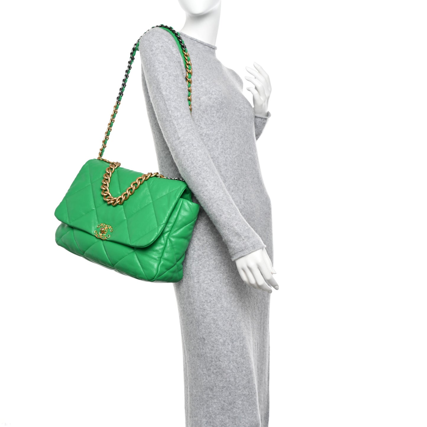 Lambskin Quilted Maxi Chanel 19 Flap Green