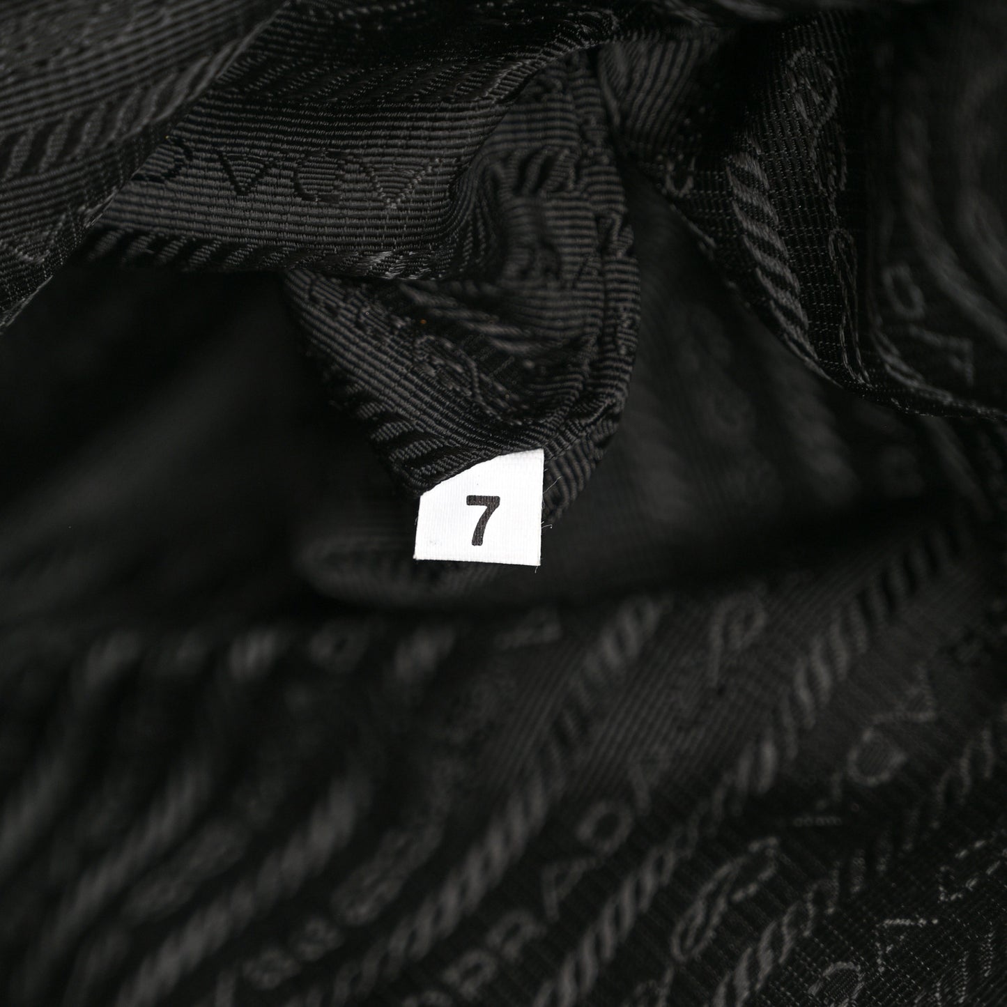 Tessuto Vitello Daino Tote Black Bruciato