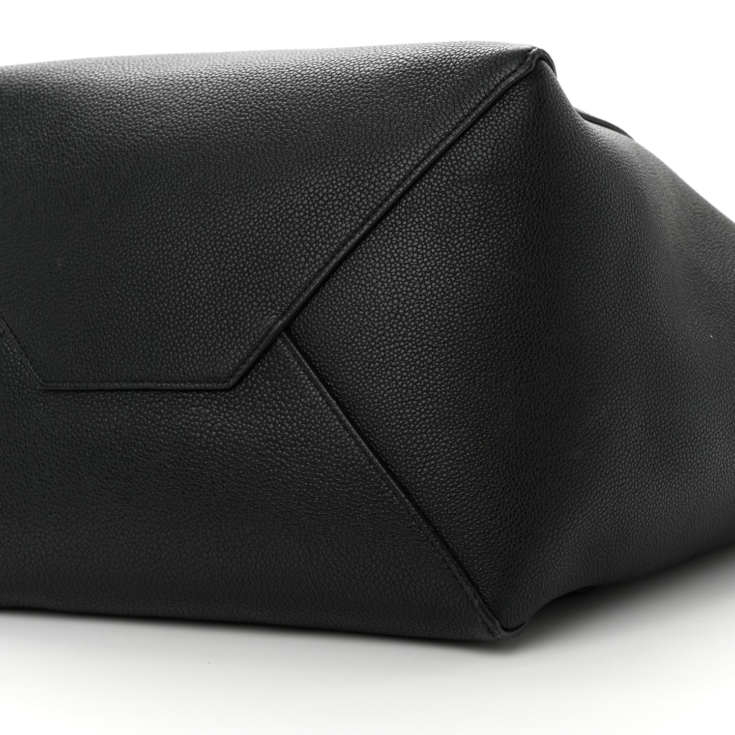 Soft Grained Calfskin Medium Belt Cabas Phantom Black