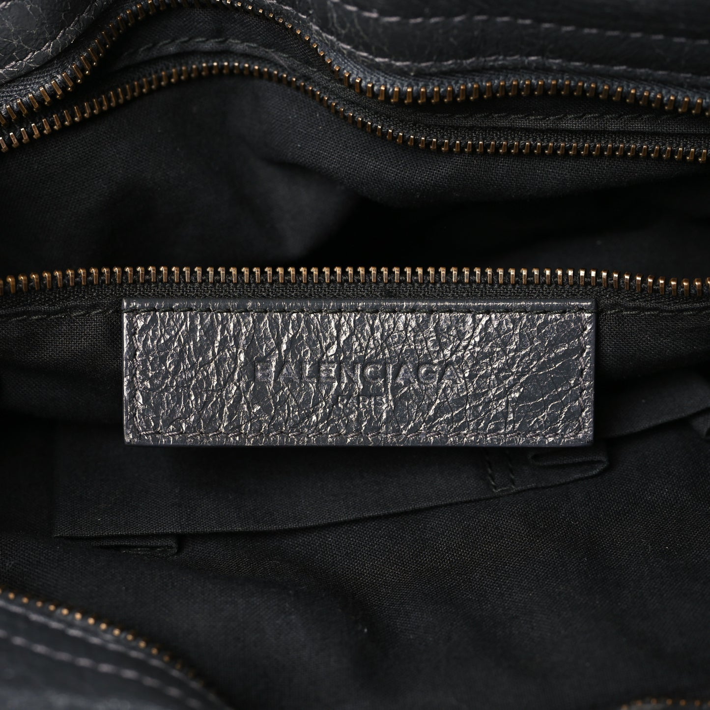 Agneau Giant 12 Gunmetal Hardware City Gris Fossile