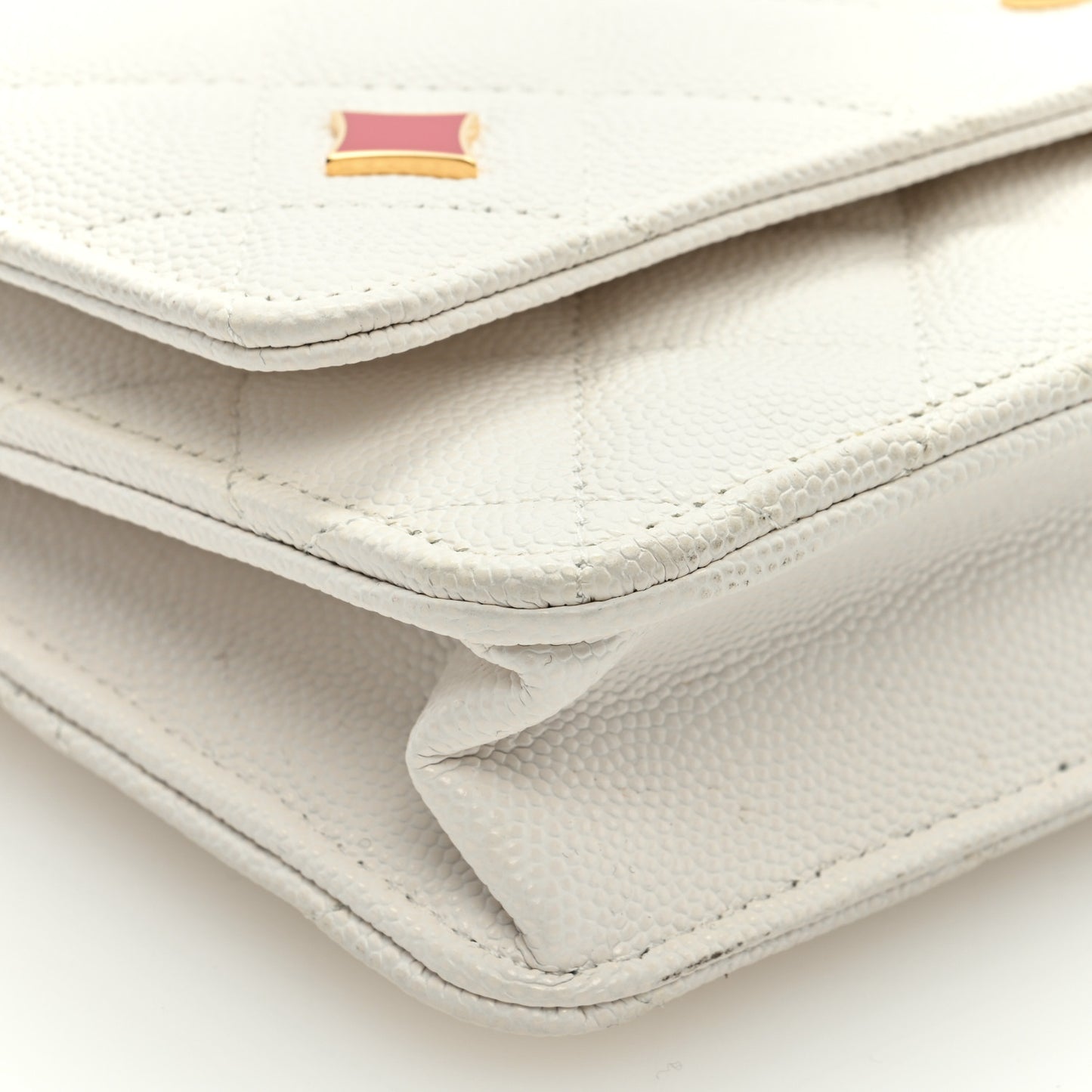 Caviar Quilted Enamel Coco Casino Wallet On Chain WOC White