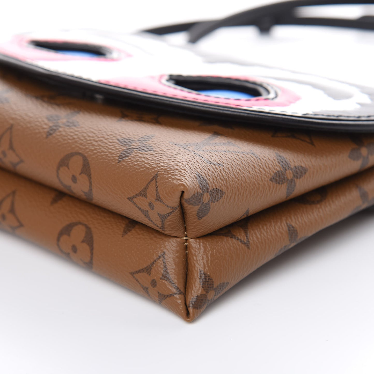 Reverse Monogram Kabuki Pochette Black
