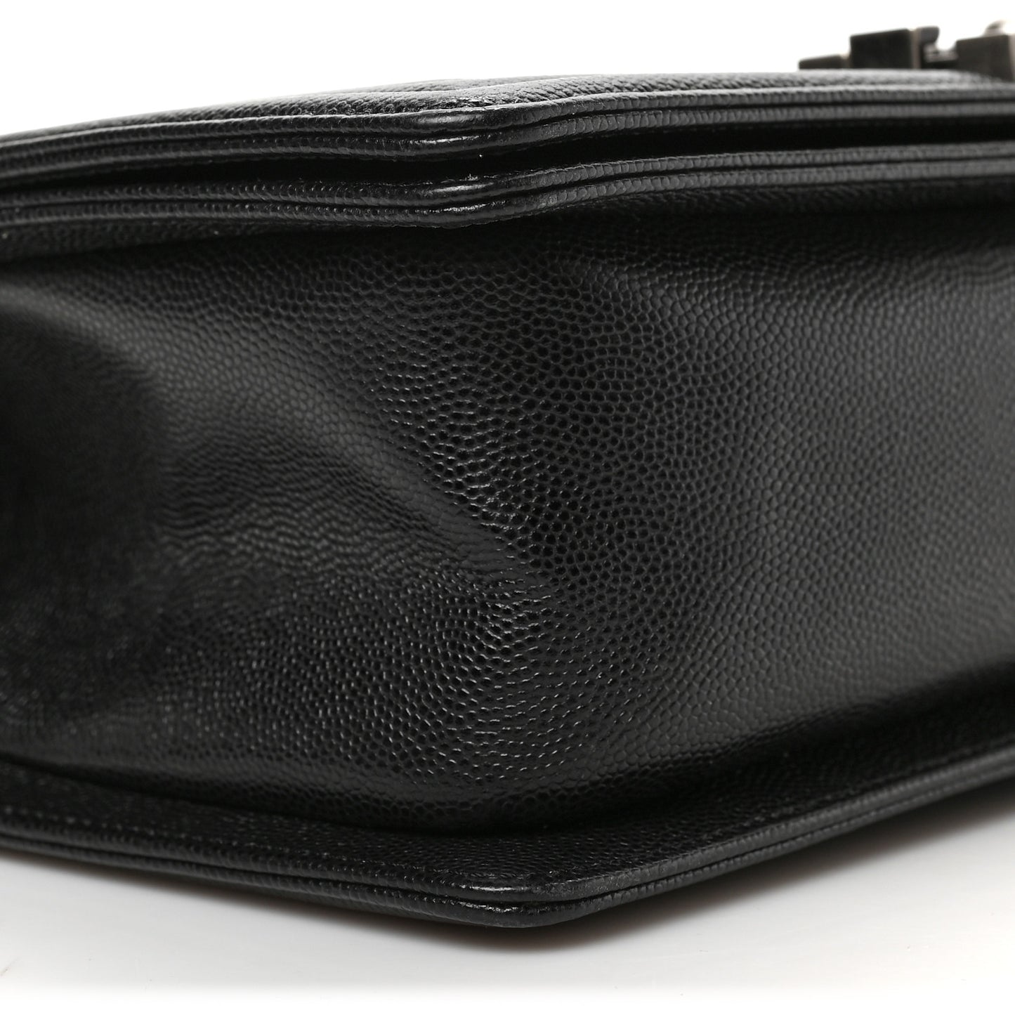 Caviar Quilted Medium Boy Flap Black