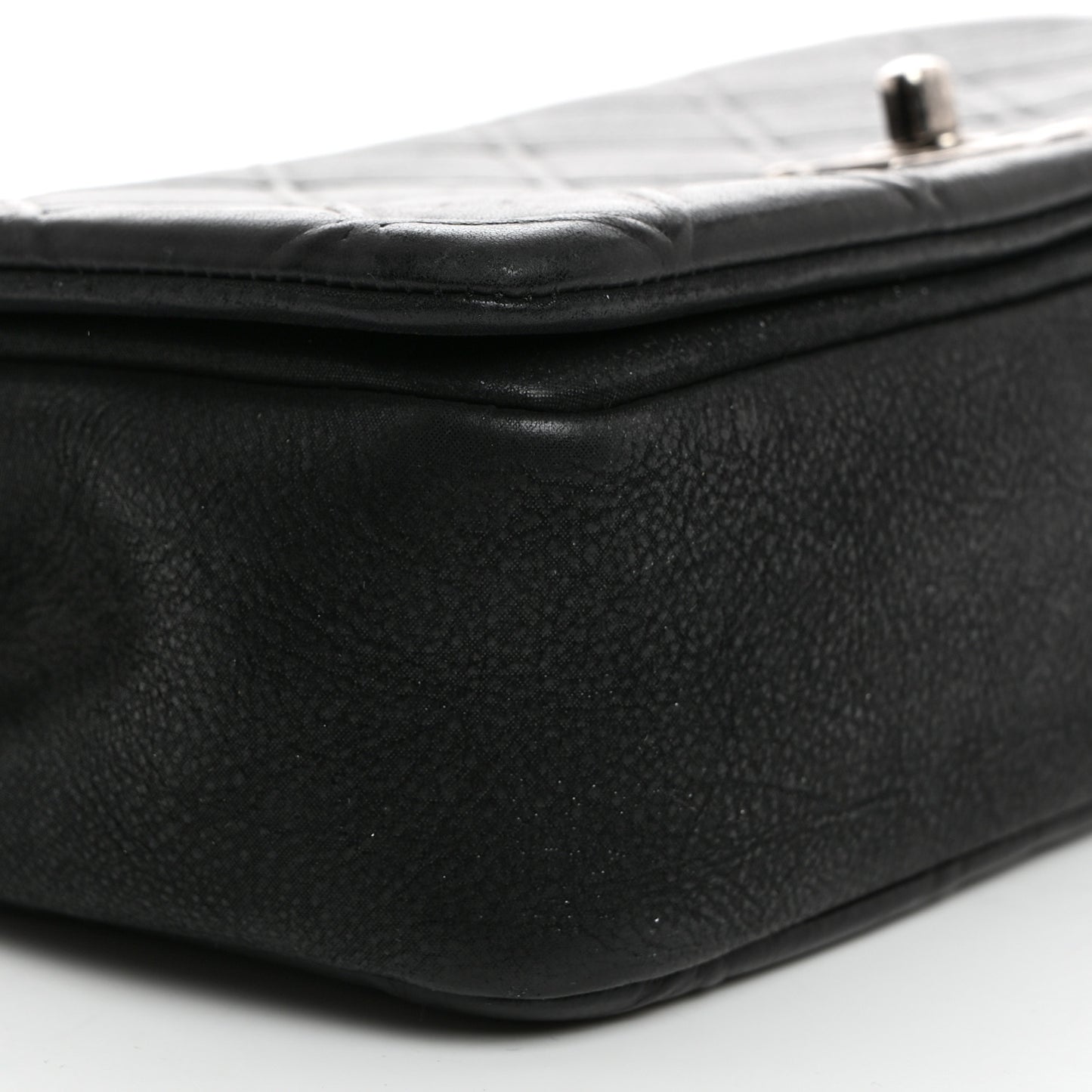 Calfskin Diamond Embossed Small New Chic Flap Black