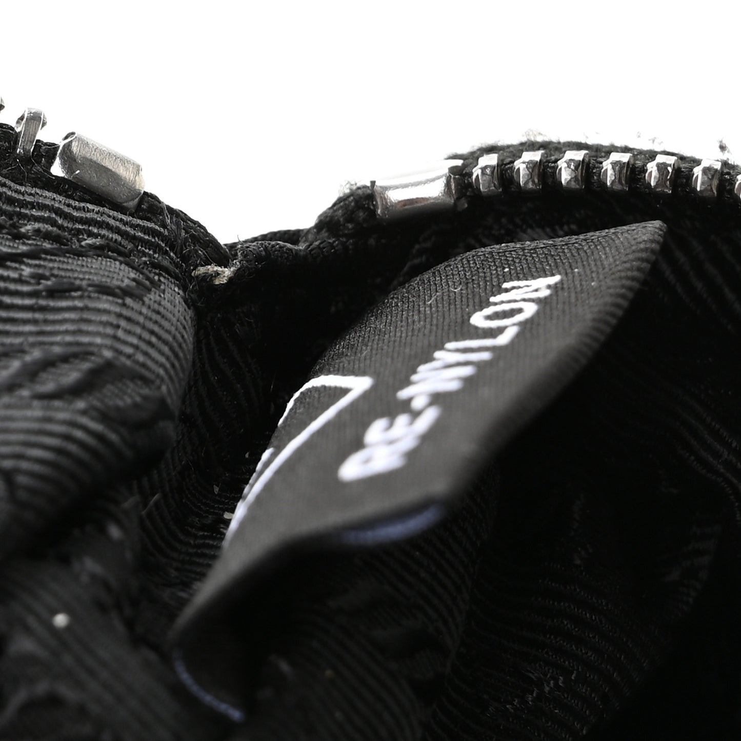 Tessuto Nylon Wrist Pouch Black