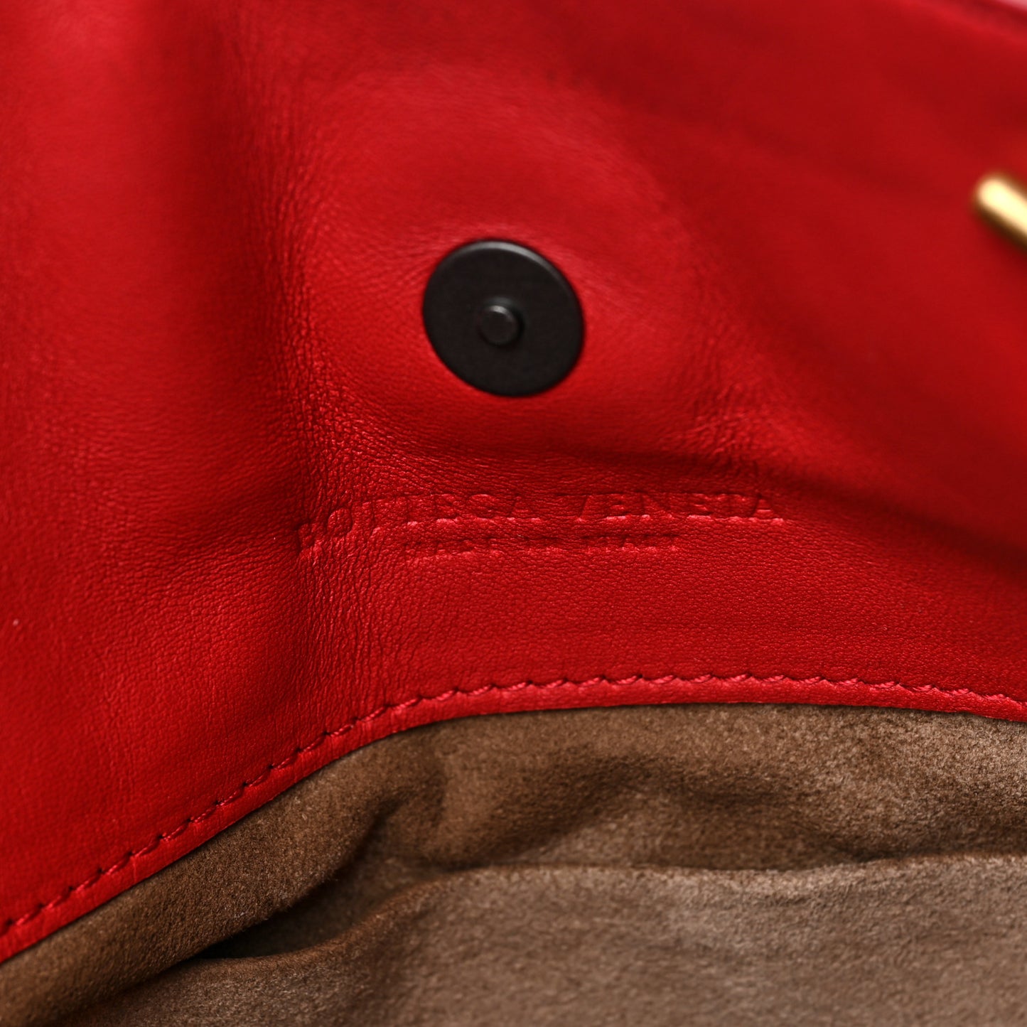 Nappa Intrecciato Medium Classic Chain Strap Tote Red