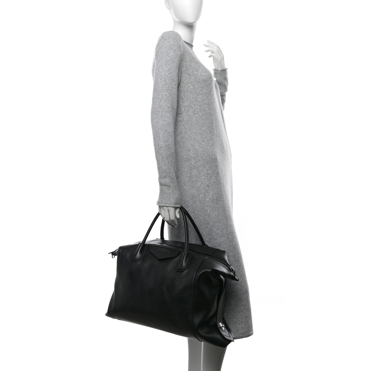 Smooth Calfskin Large Soft Antigona Black