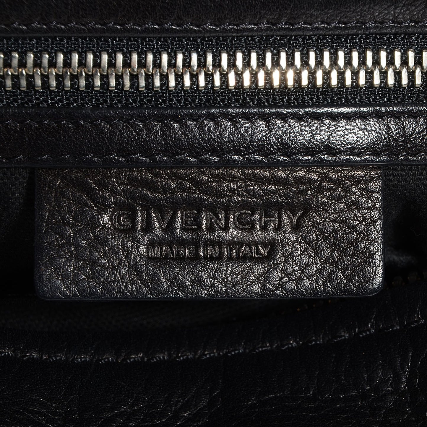 Waxed Calfskin Medium Studded Pandora Black