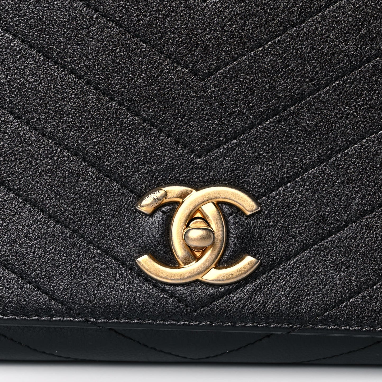 Grained Calfskin Chevron Stitched Medium Chic Top Handle Flap Black
