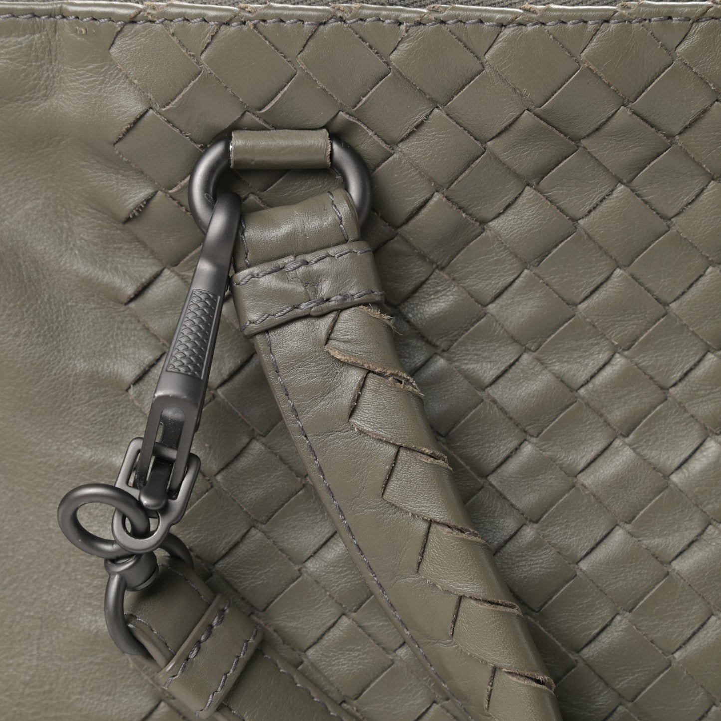 Calfskin Intrecciato Large Leggero Tote Kaki Fondente