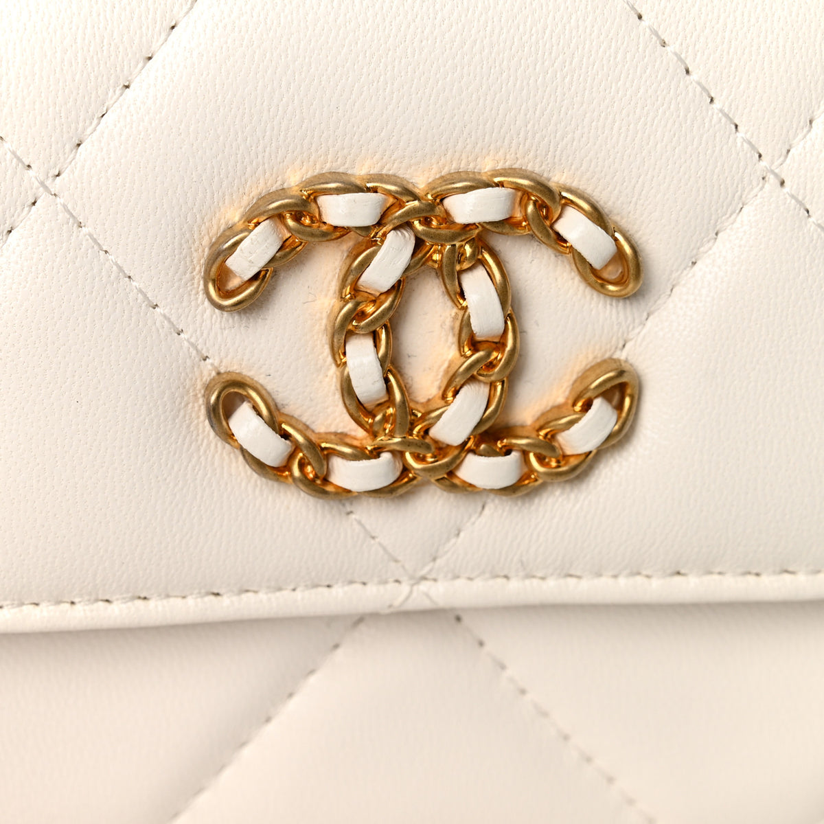 Lambskin Quilted Chanel 19 Flap Coin Purse With Chain White