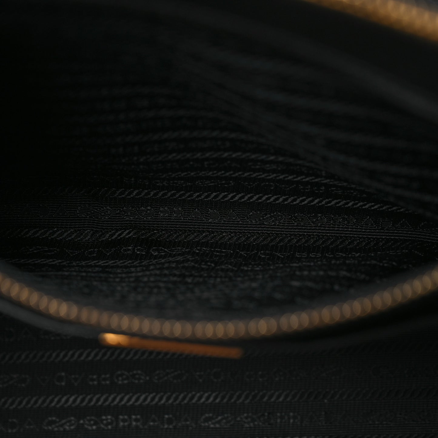Saffiano Lux Large Galleria Double Zip Tote Black