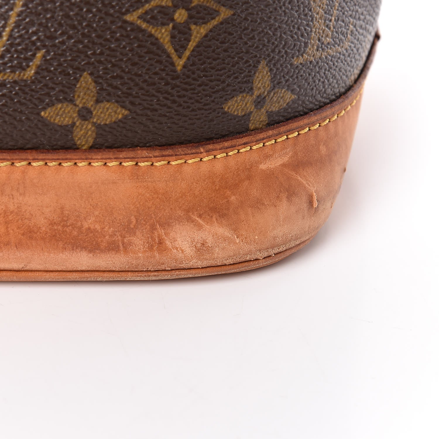 Louis Vuitton Monogram Alma PM 23 of 26