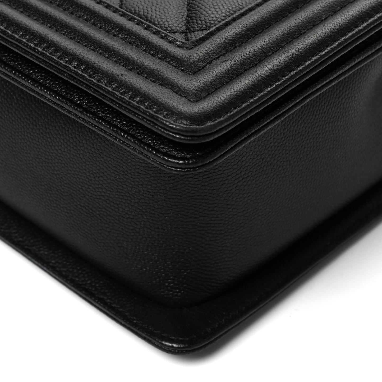 Caviar Quilted New Medium Boy Flap So Black