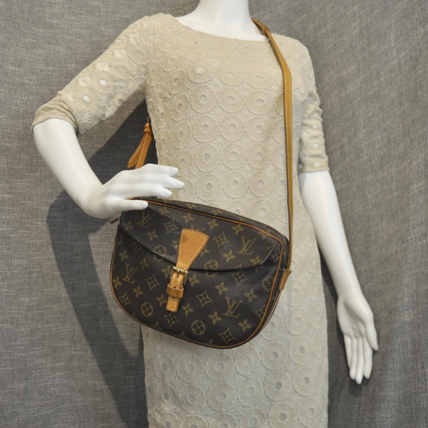 Monogram Jeune Fille