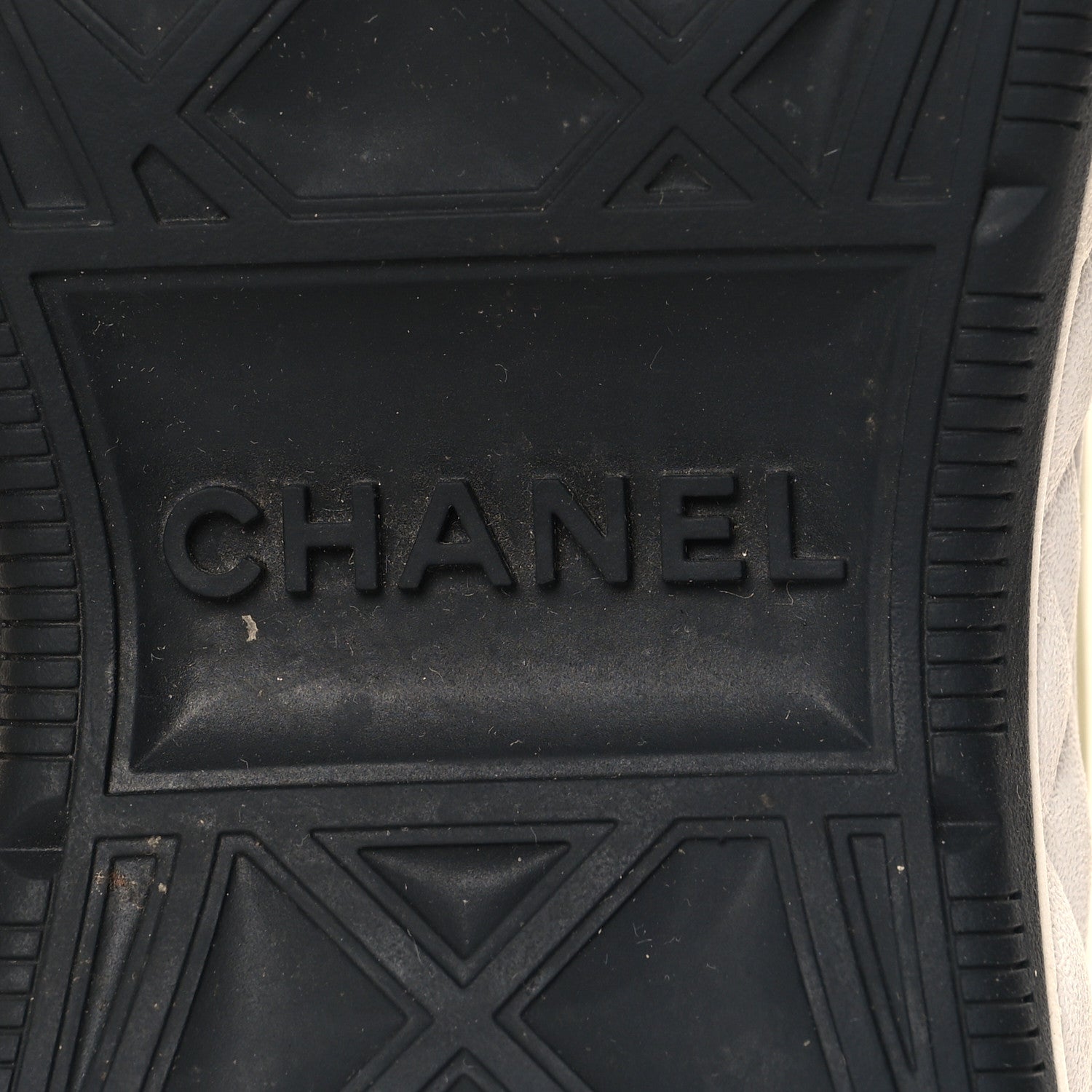Chanel Velvet Calfskin Mixed Fibers CC Sneakers 39 Ivory Black 8 of 9