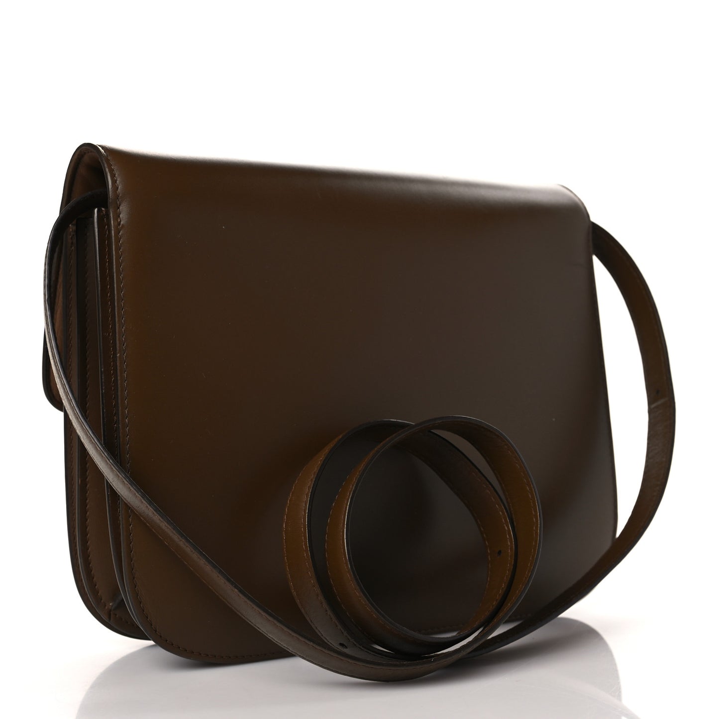 Box Calfskin Medium Classic Box Flap Bag Camel