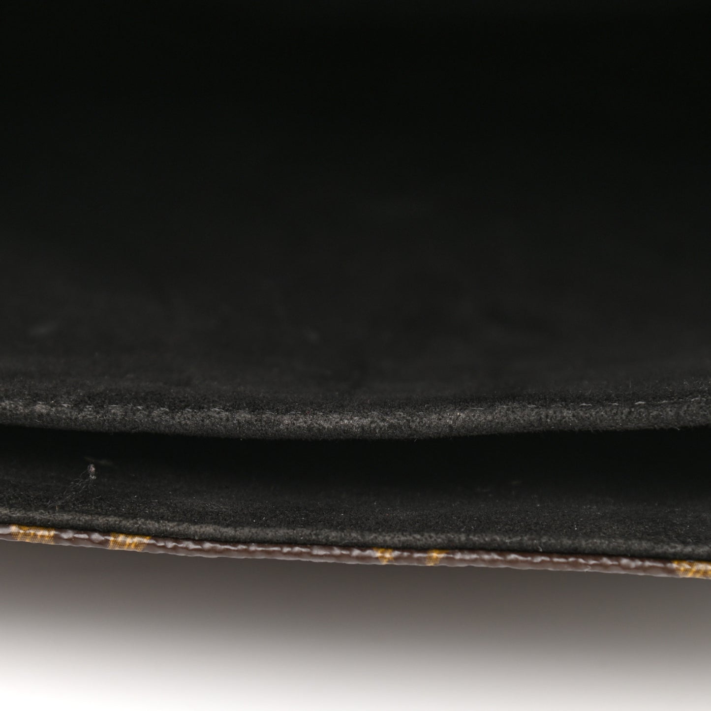 Reverse Monogram Pochette Metis