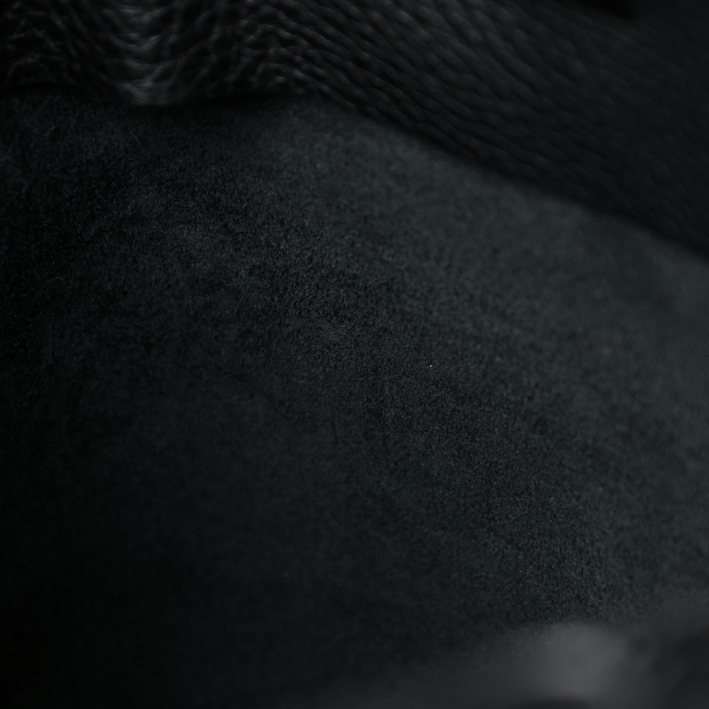 Pebbled Calfskin Onyx Small Rockstud Rolling Flip-Lock Messenger Bag Black