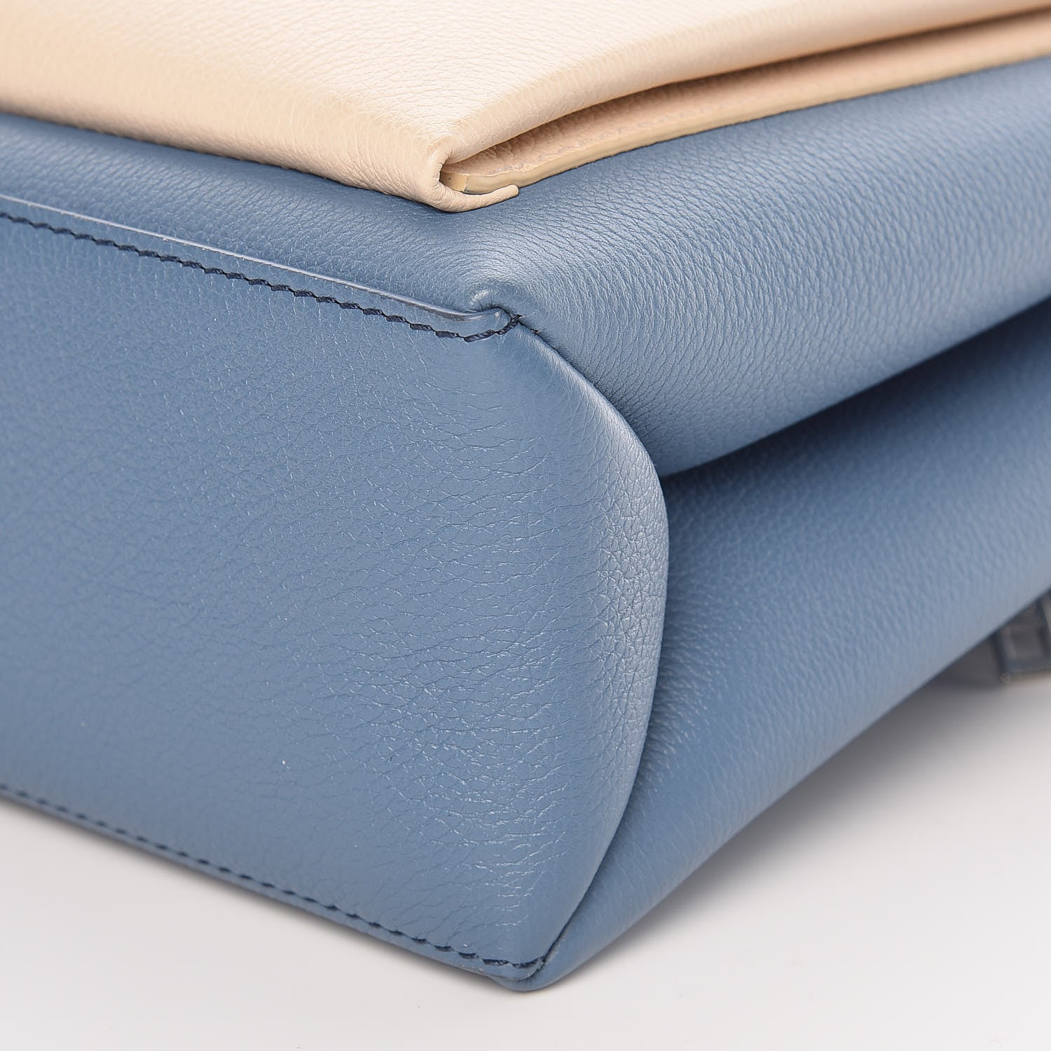 Louis Vuitton Soft Calfskin My Lockme Top Handle Bleuet Vanille 6 of 10