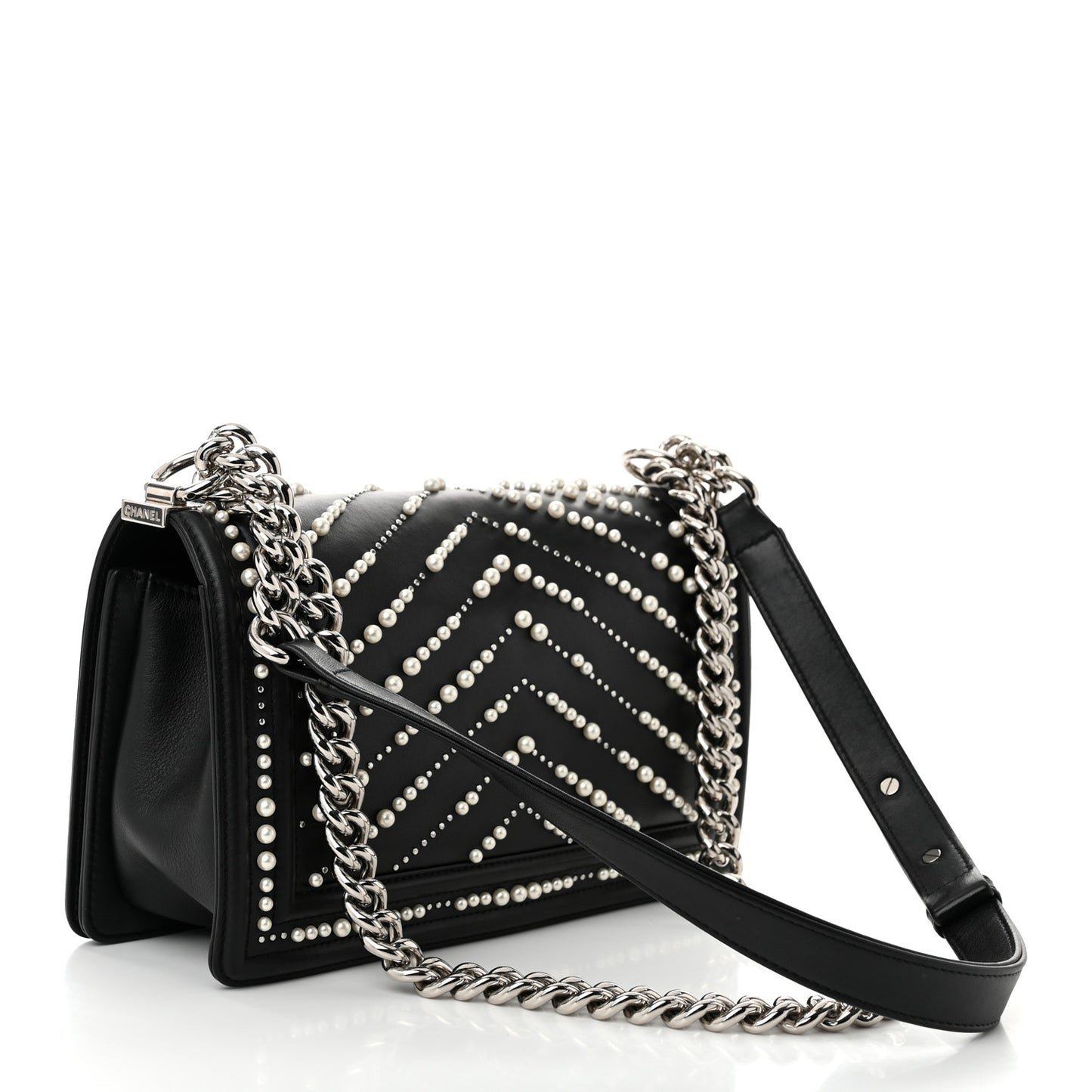 Calfskin Pearl Chevron Medium Boy Flap Black