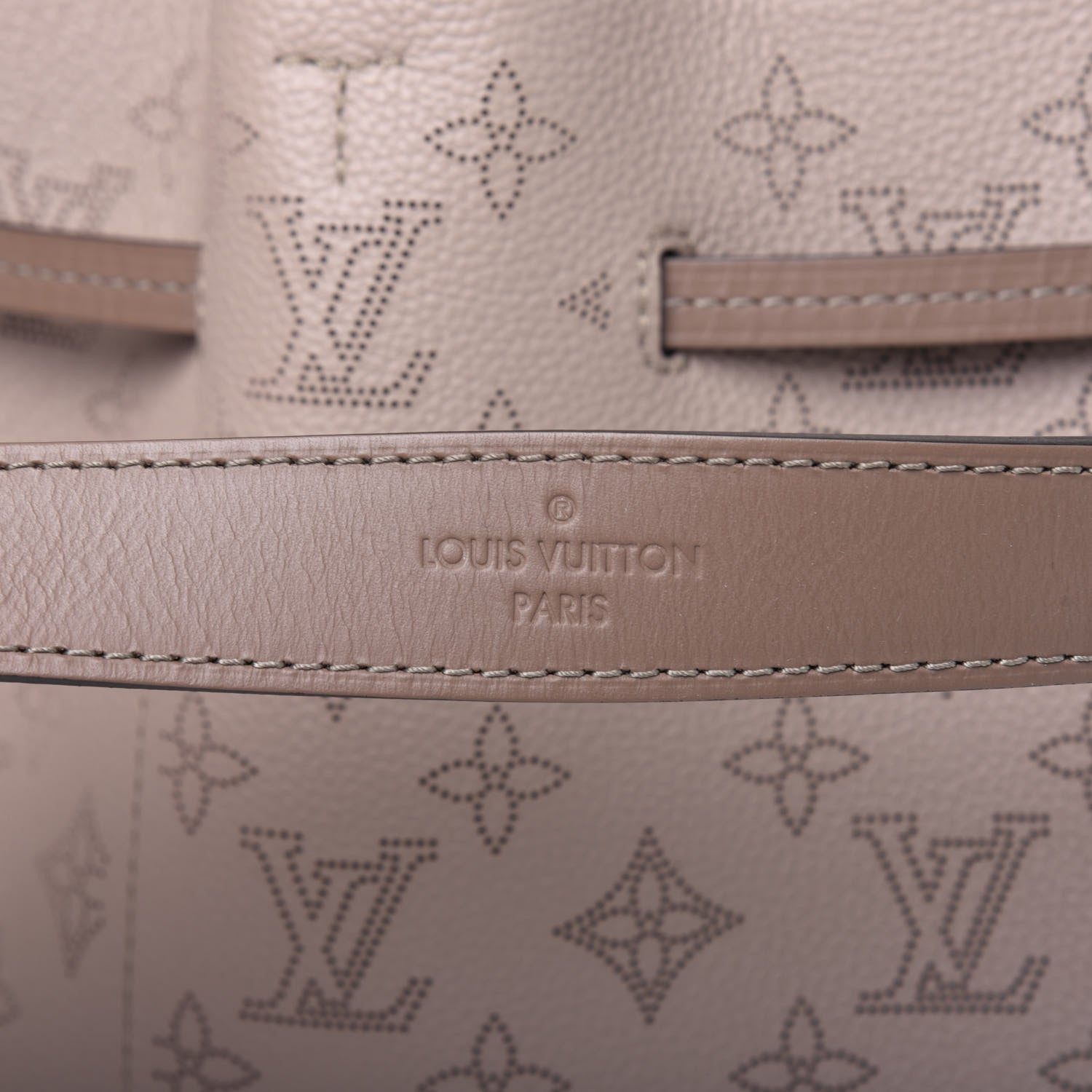 Louis Vuitton Mahina Girolata Galet 13 of 13