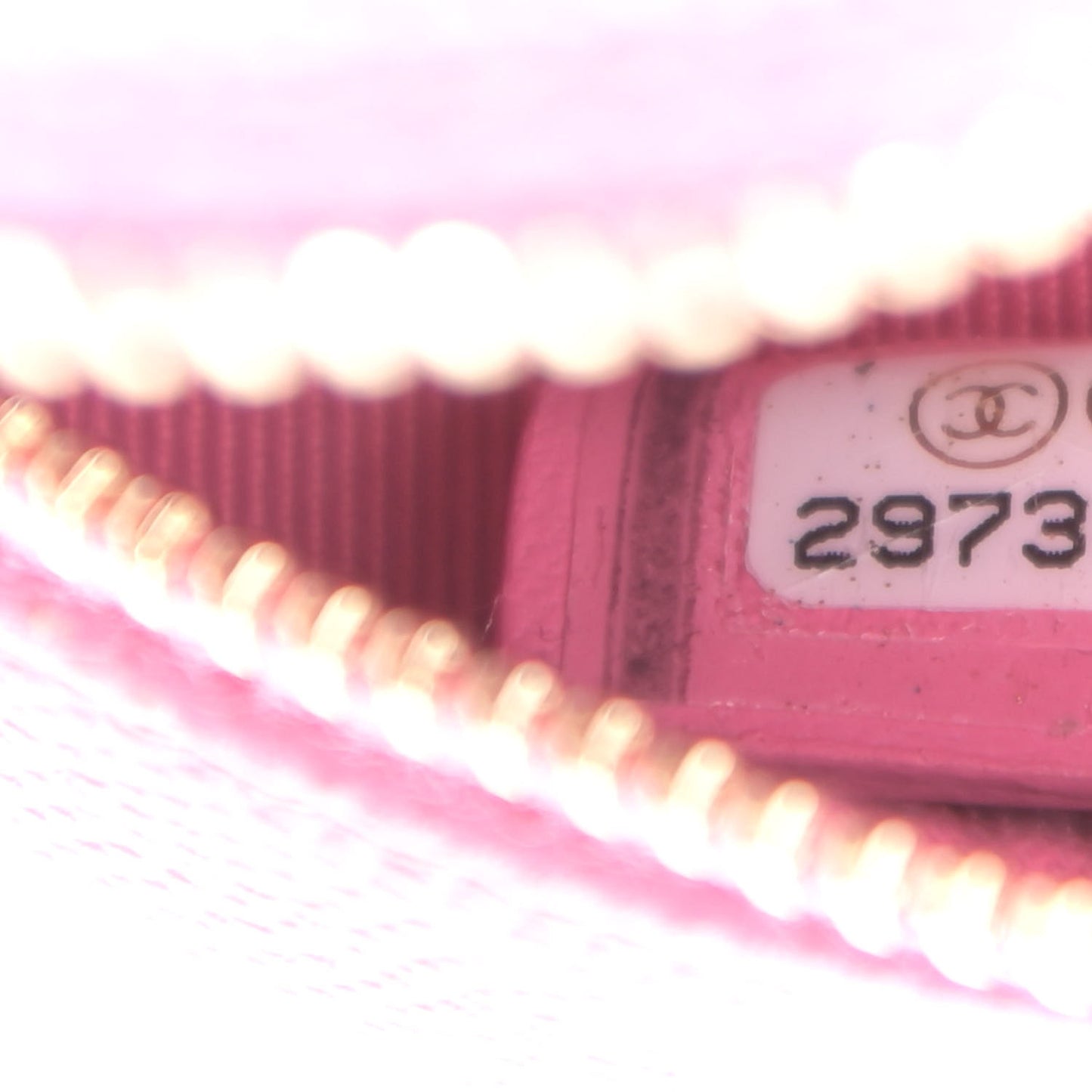 Caviar Quilted Round Clutch With Chain Pink