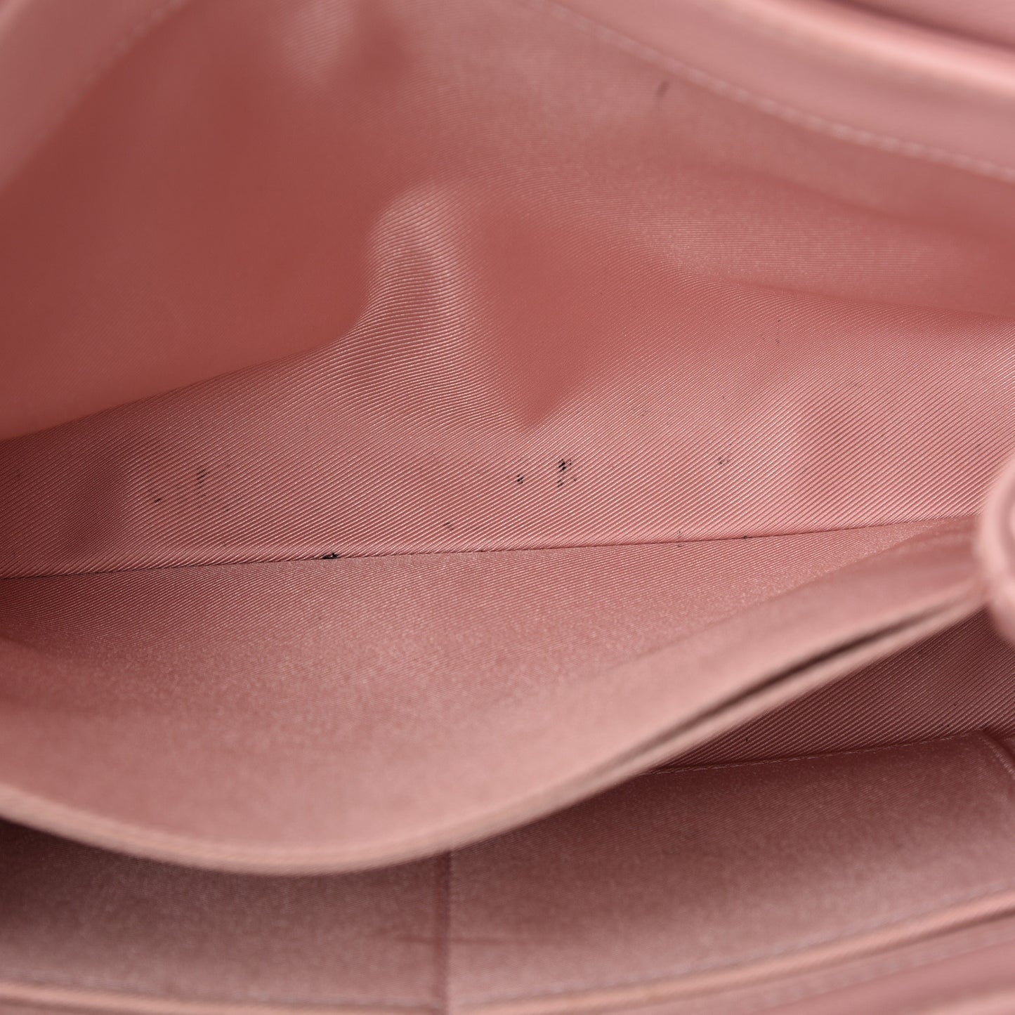 Soft Calfskin Lockme II Top Handle Rose Ballerine