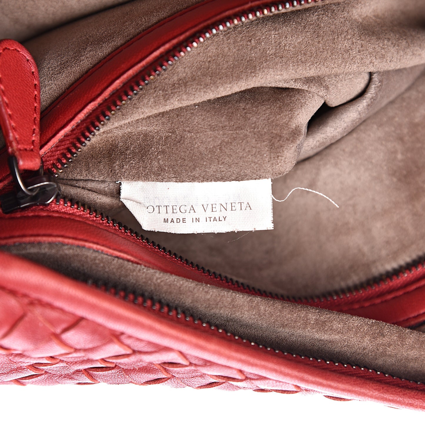 Nappa Intrecciato Medium Veneta Hobo Fraise