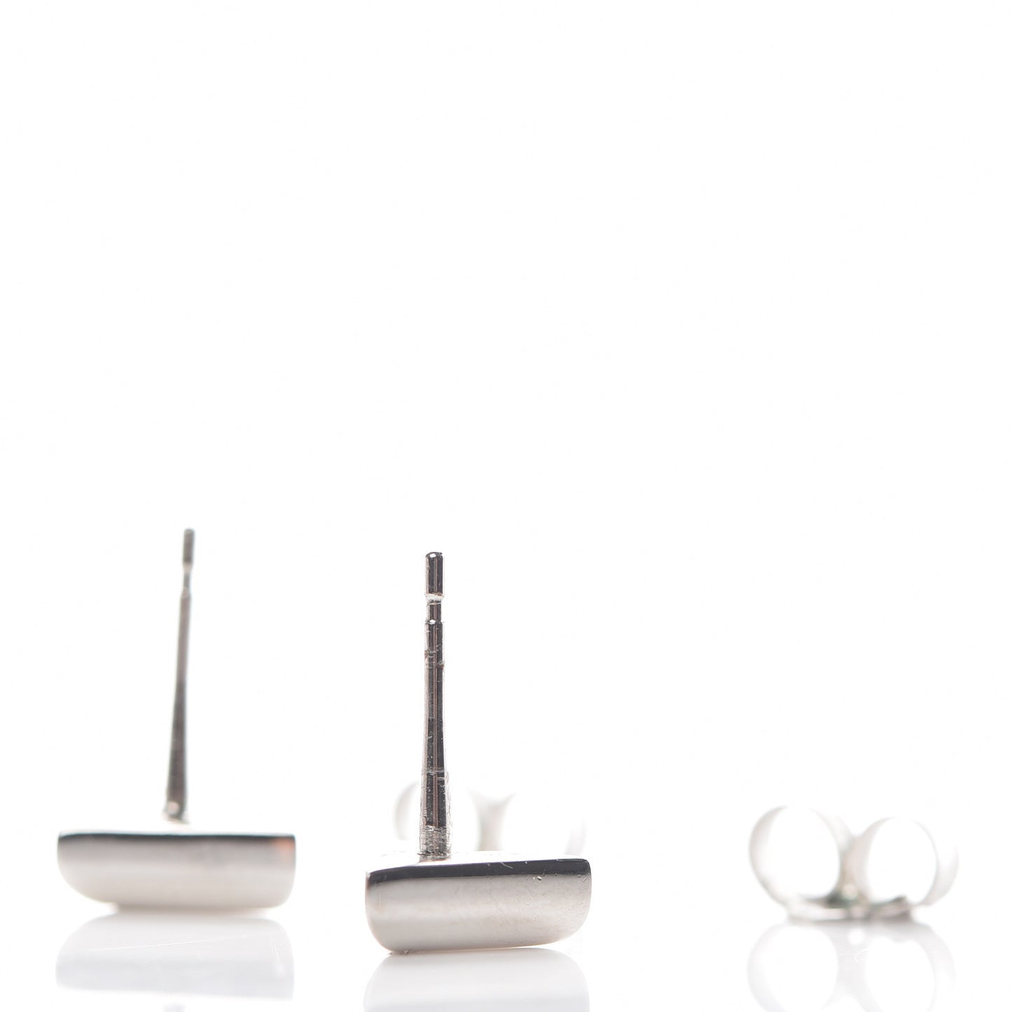Essential V Stud Earrings Silver