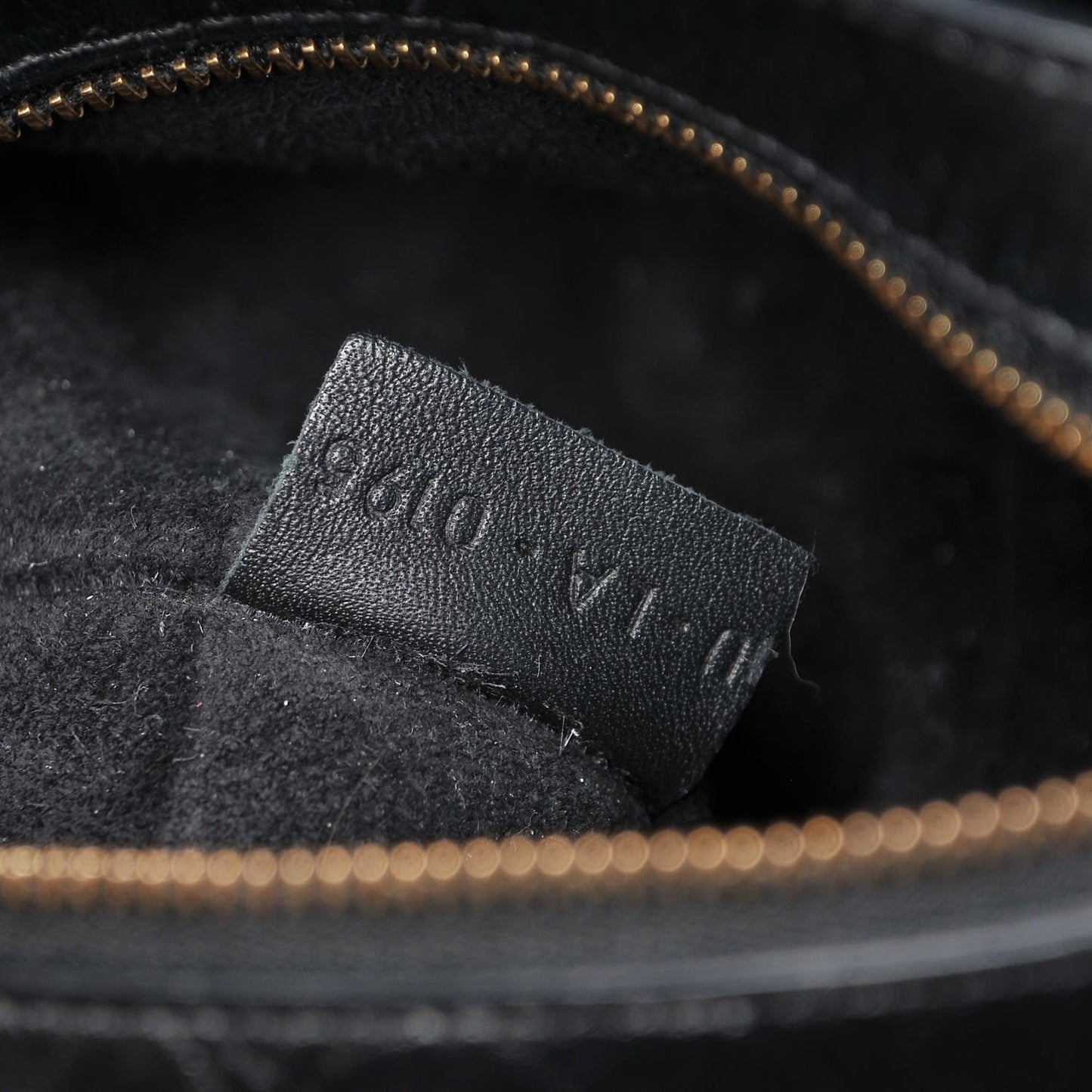 Crocodile Embossed Calfskin Medium Belt Cabas Phantom Black