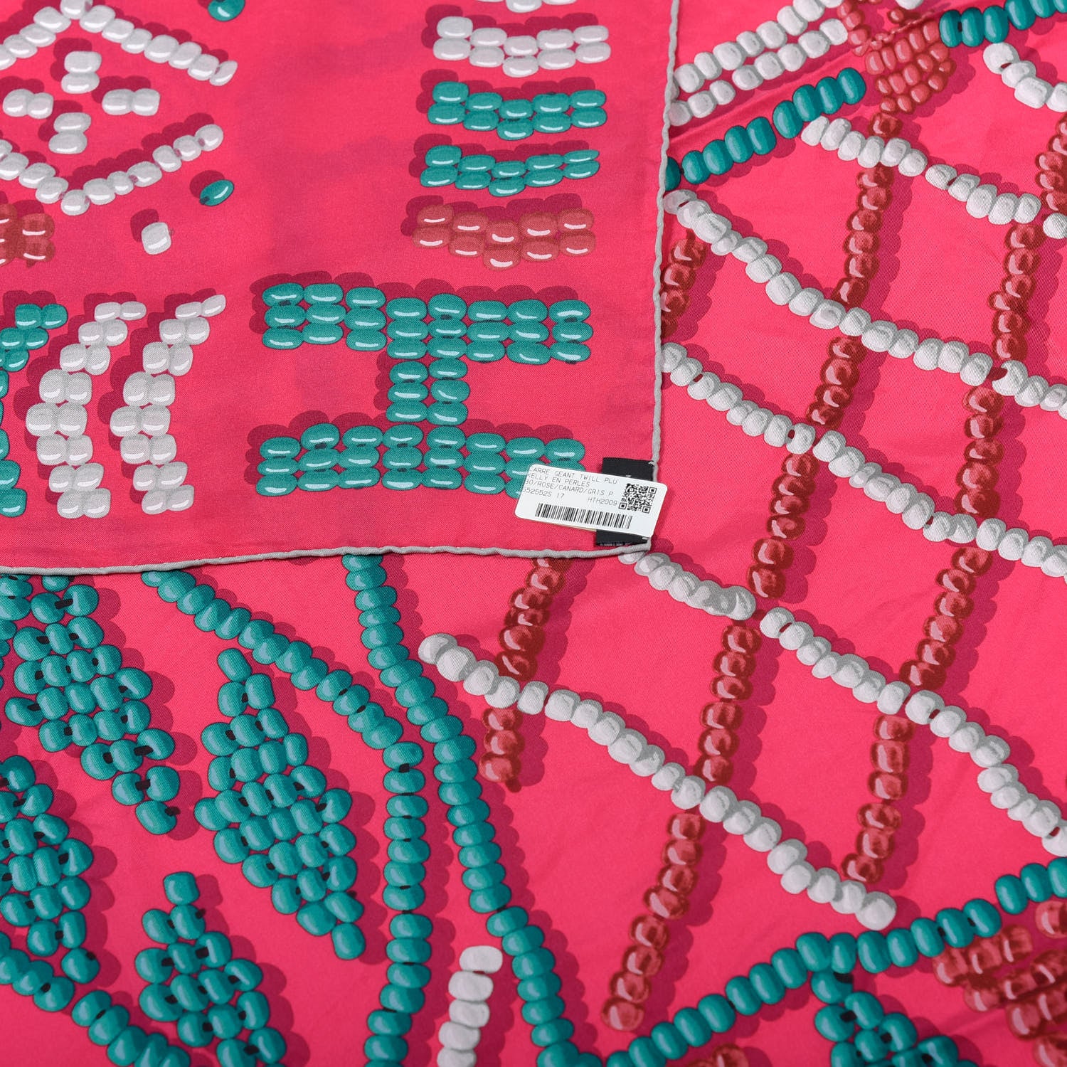 Hermes Silk Kelly En Perles Wash Scarf 140 Rose Indien Canard Gris Perle 4 of 5