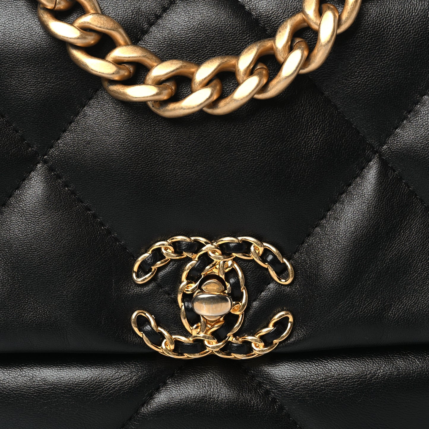 Lambskin Quilted Medium Chanel 19 Flap Black