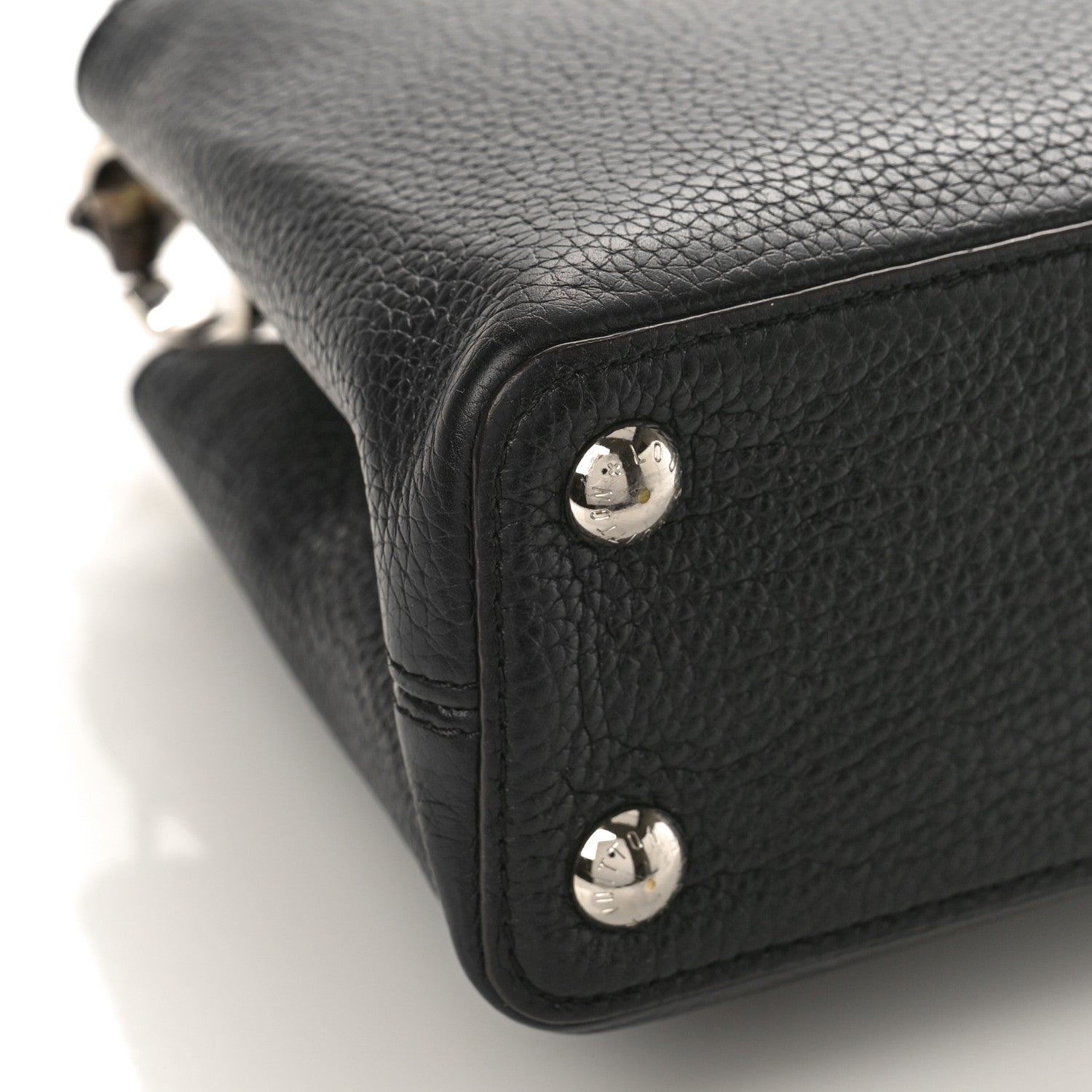 Louis Vuitton Taurillon Snakeskin Capucines BB Black 7 of 8