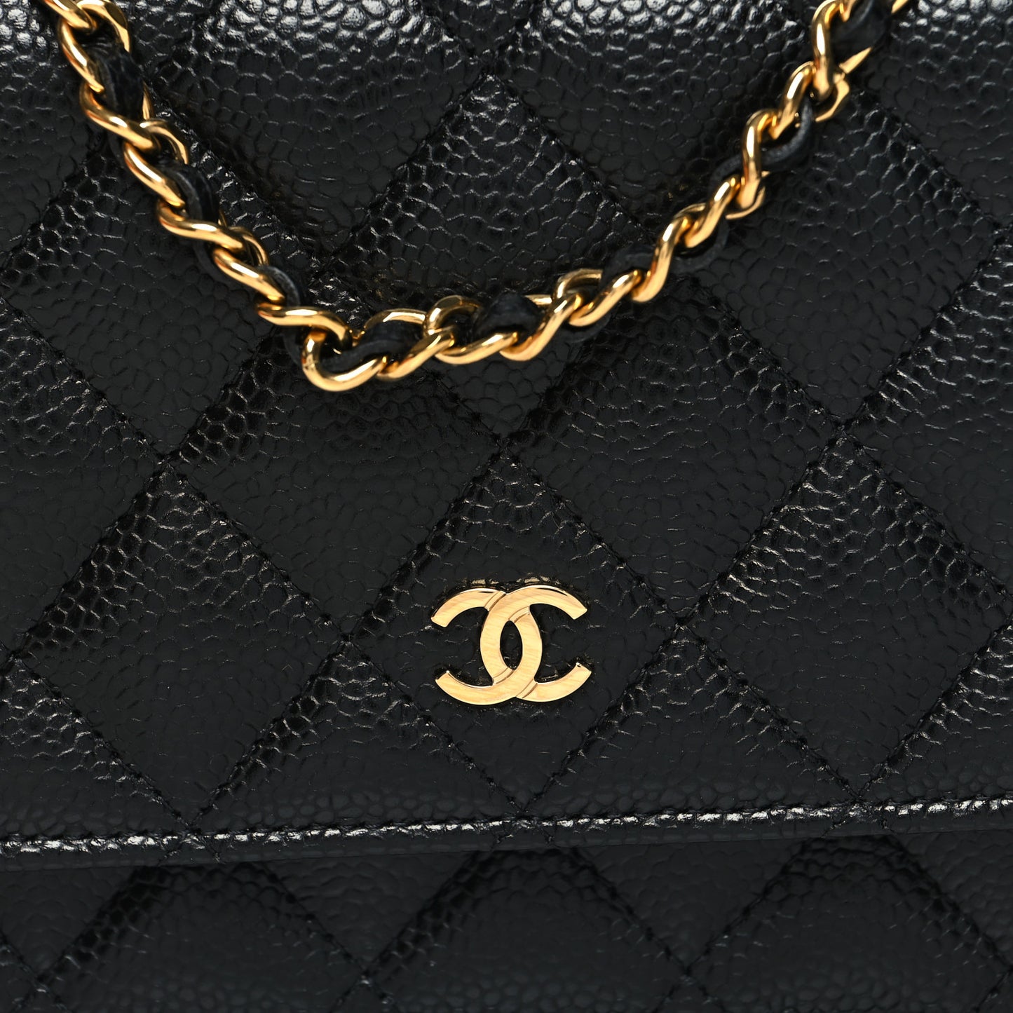 Caviar Quilted Wallet on Chain WOC Black