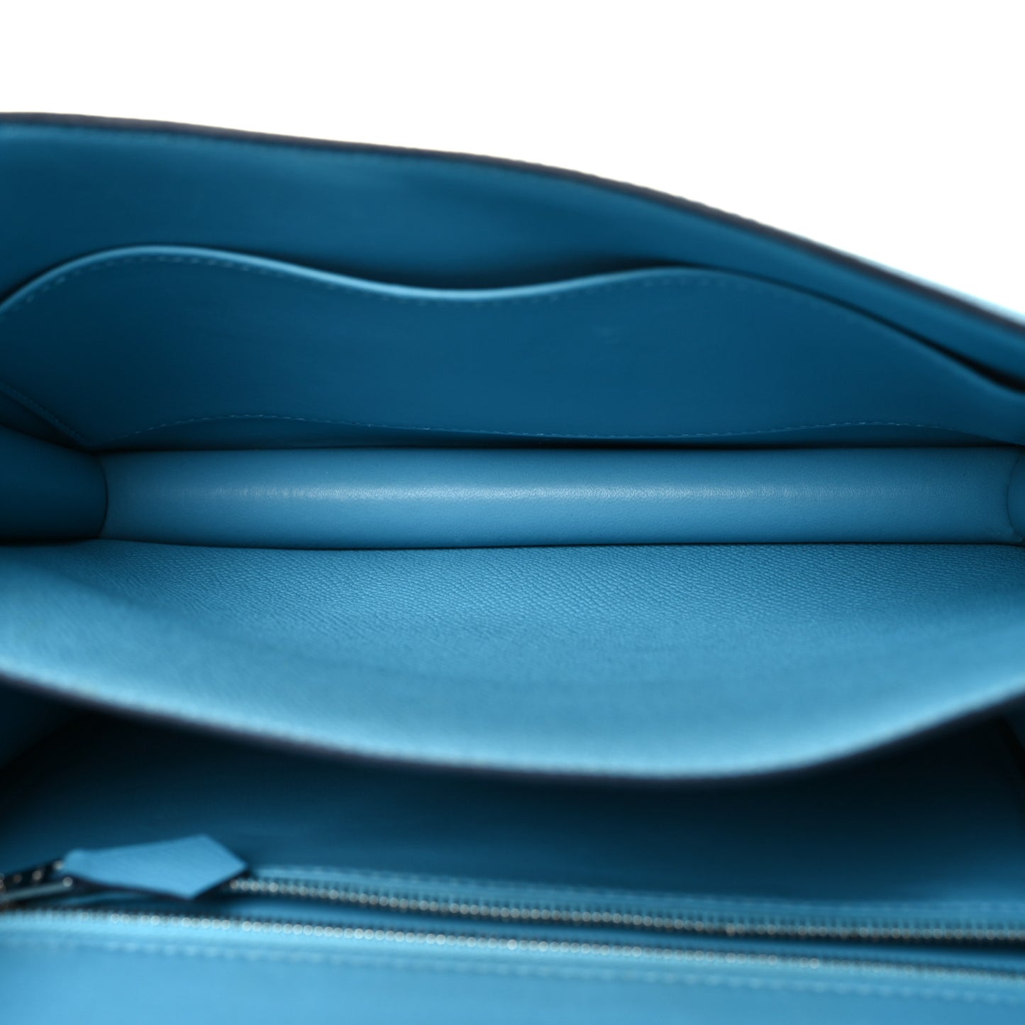 Epsom Enamel Constance 24 Bleu du Nord Rouge
