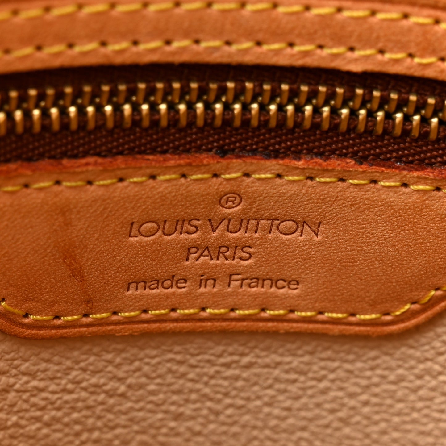 Monogram Petit Bucket 23
