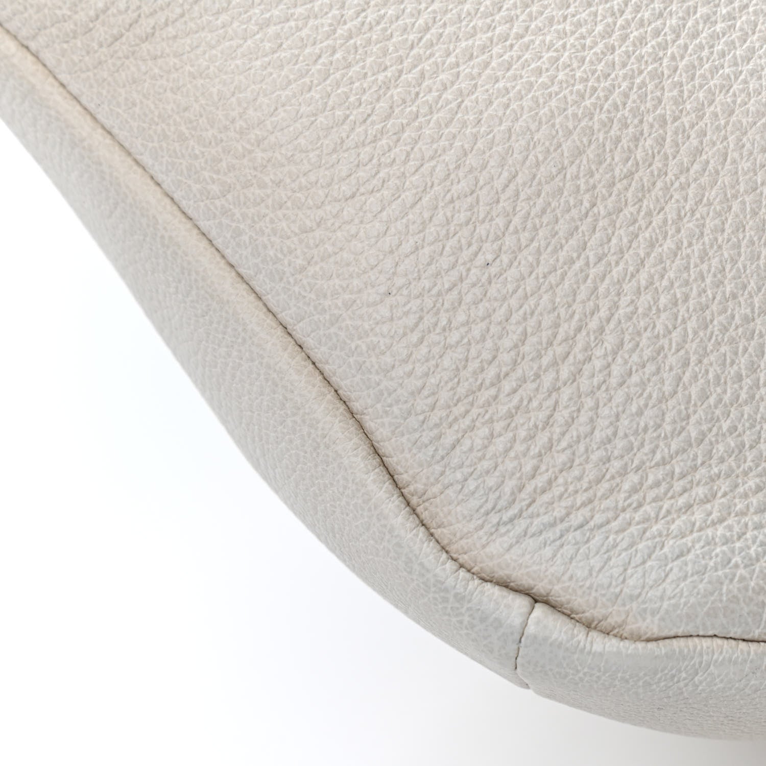 Gucci Grained Calfskin Logo Belt Bag White 19 of 19