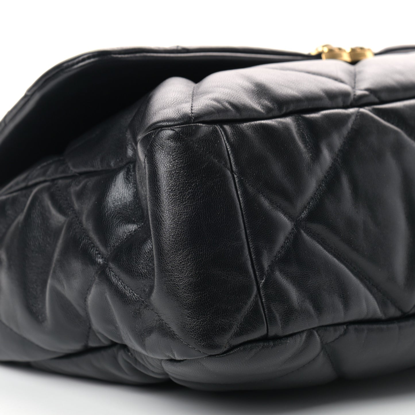 Shiny Goatskin Quilted Maxi Chanel 19 Flap Black