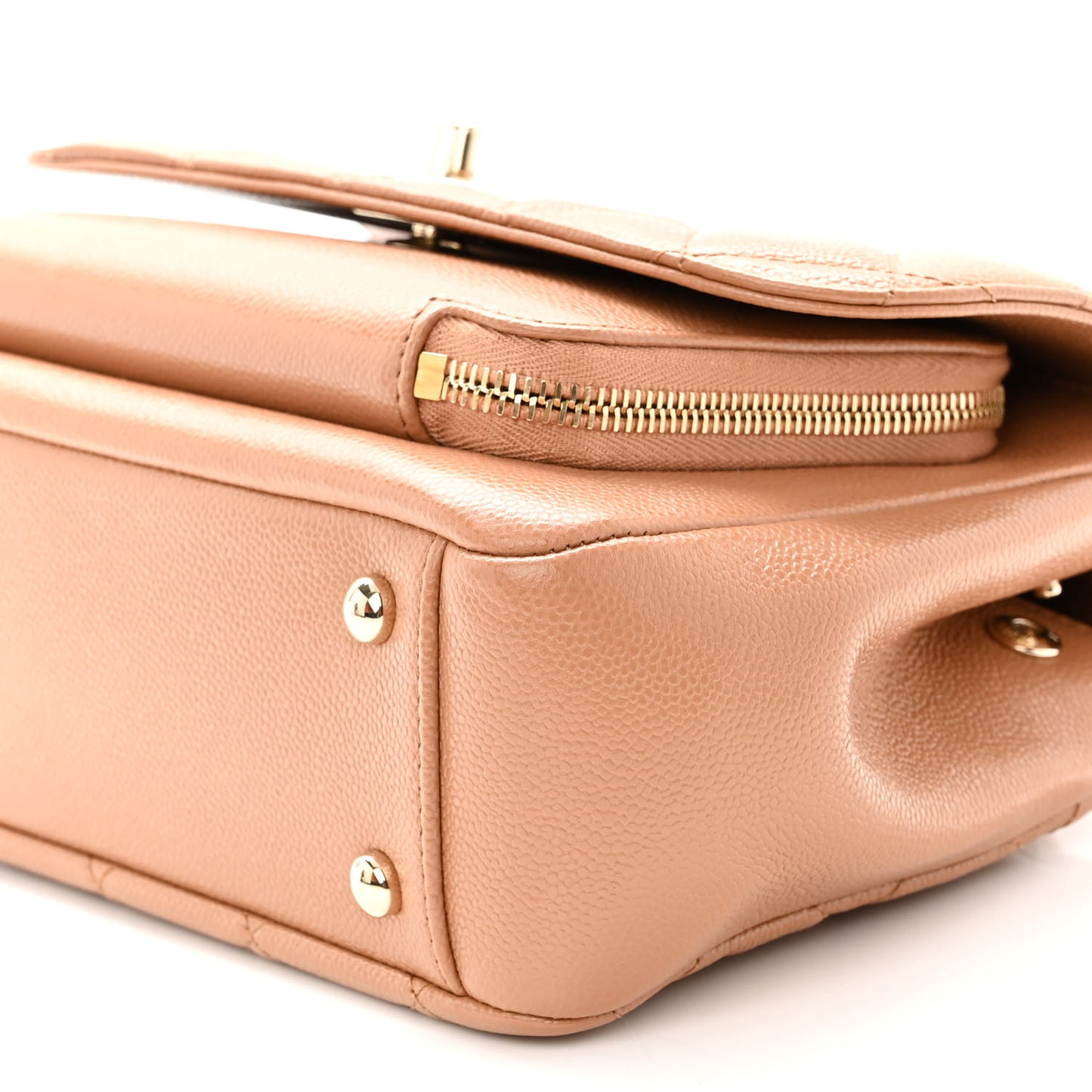 Caviar Quilted Medium Business Affinity Flap Beige
