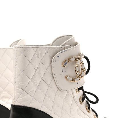 Chanel Shiny Goatskin Calfskin Quilted Lace Up Combat Boots 40 Black White 10 of 10