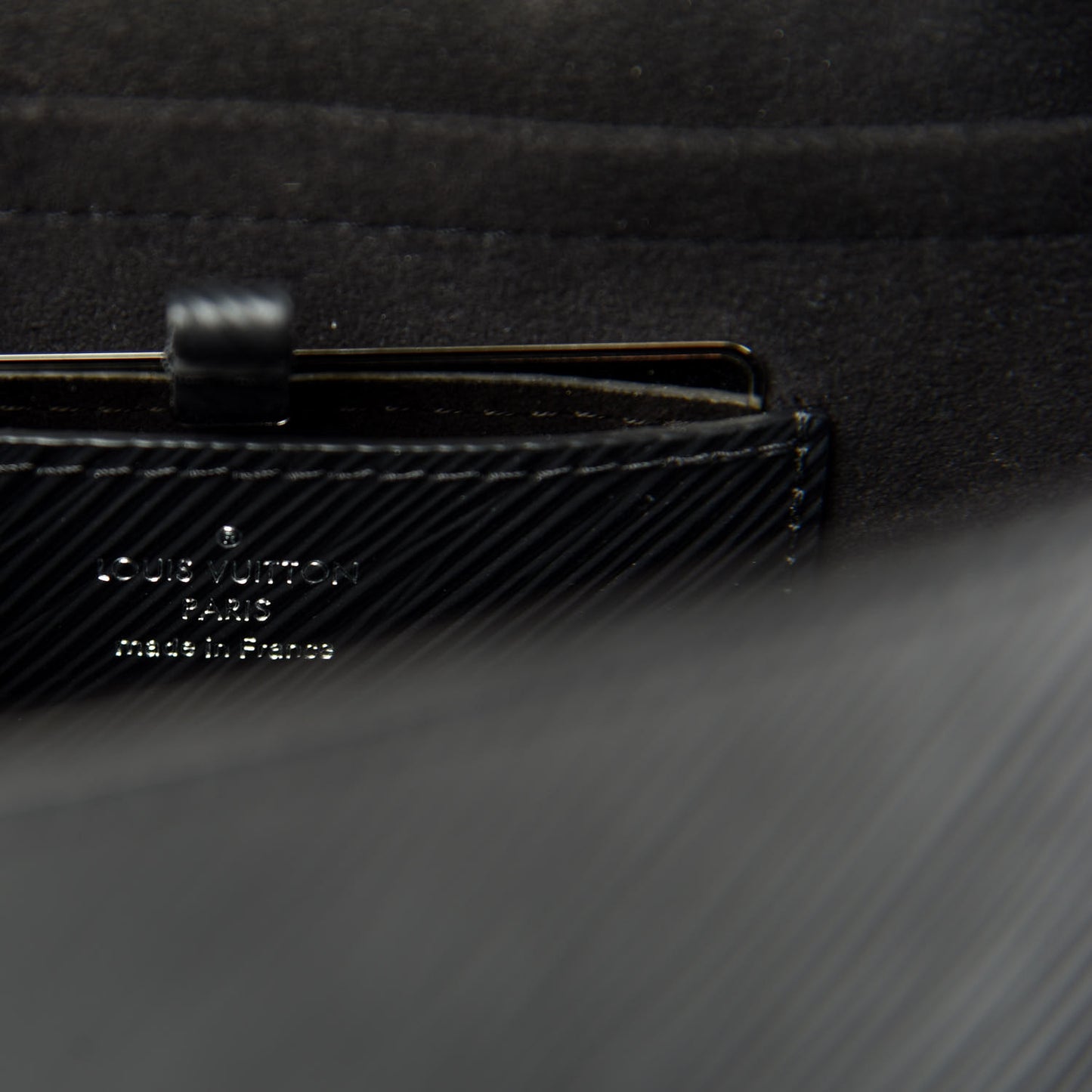 Epi Twist Shoulder Bag MM Black
