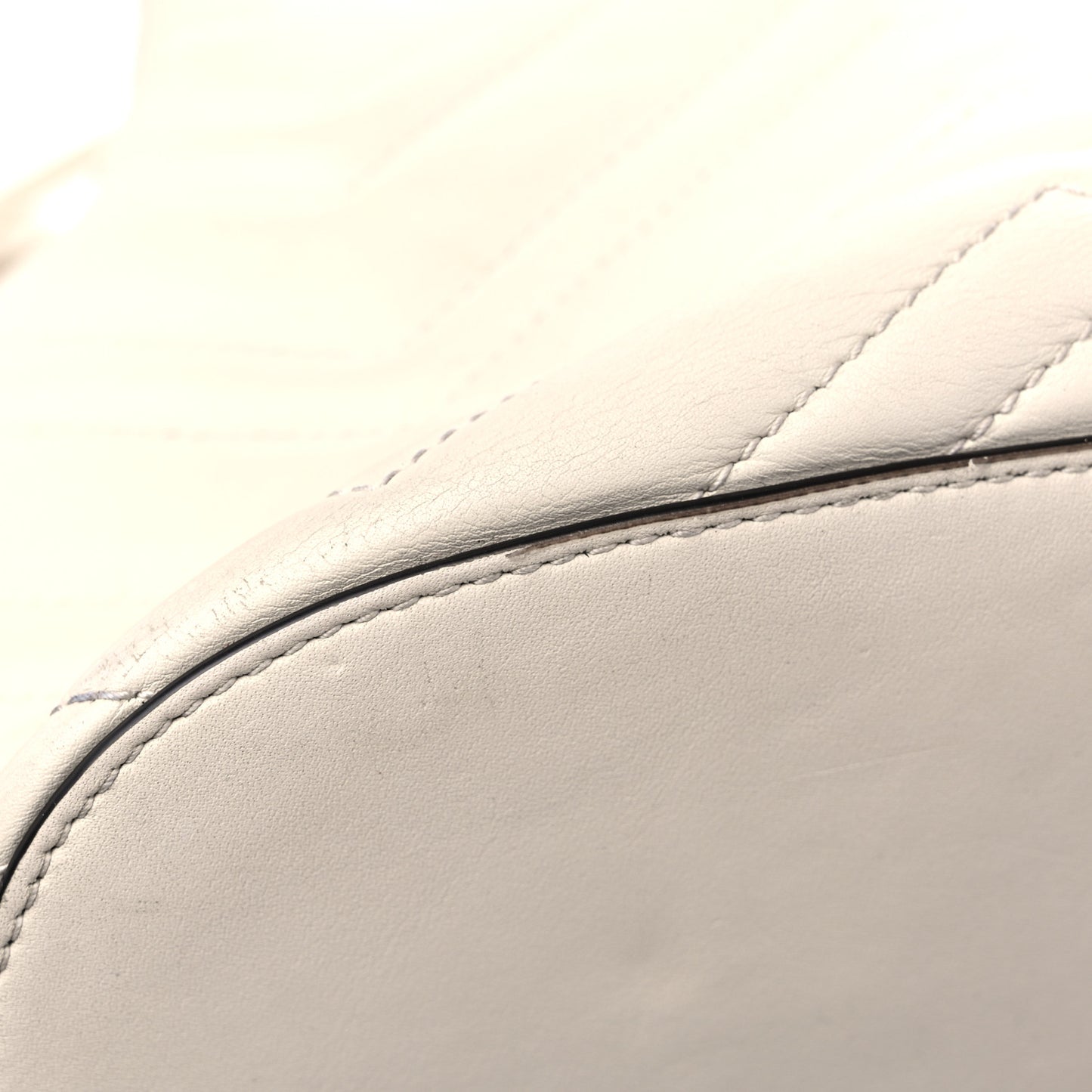 Calfskin Matelasse Sylvie Web GG Marmont Bucket Bag White