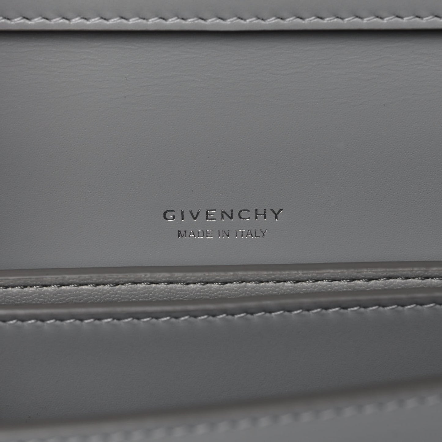 Calfskin Medium 4G Chain Shoulder Bag Cloud Grey