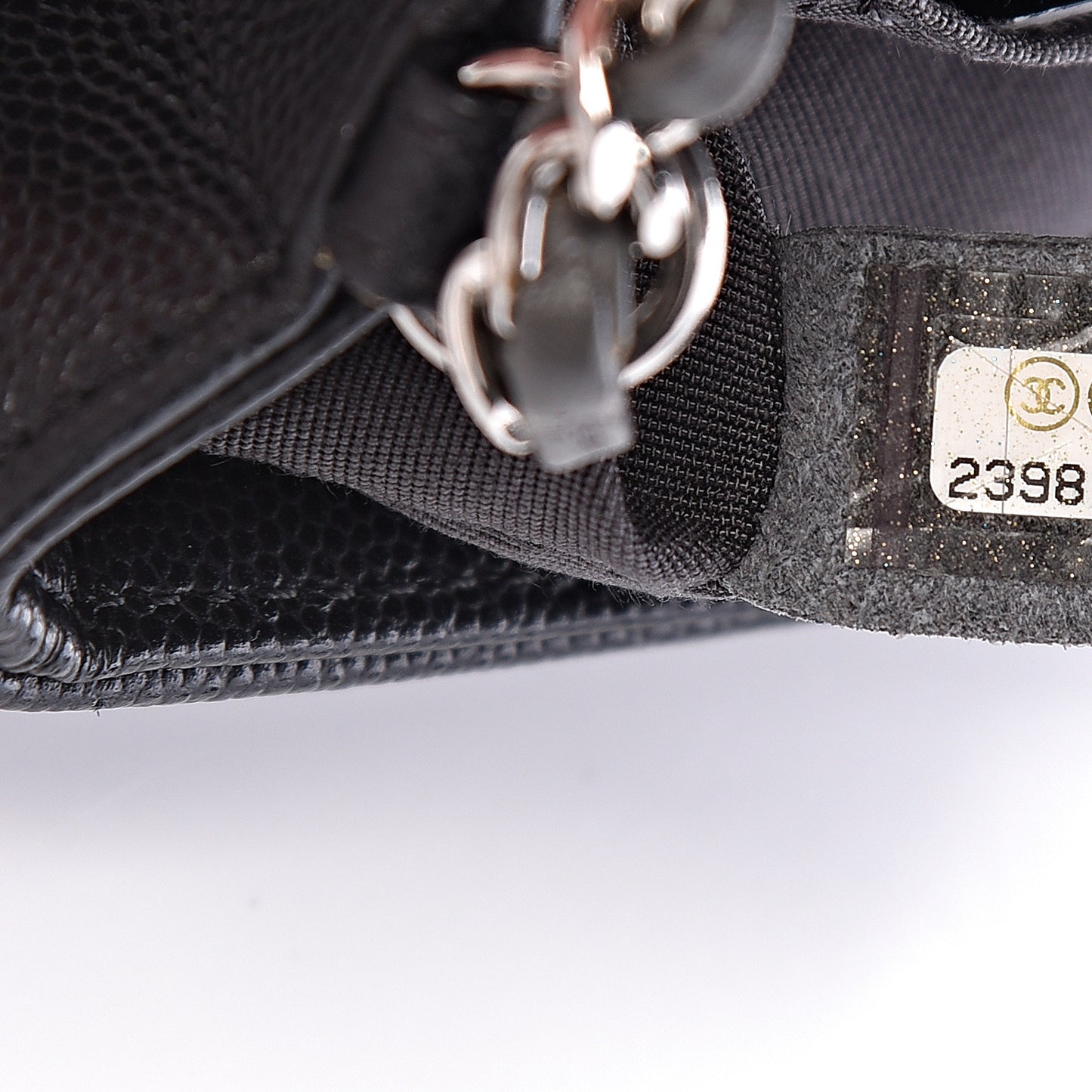 Caviar Macro Chevron Small Single Flap Black