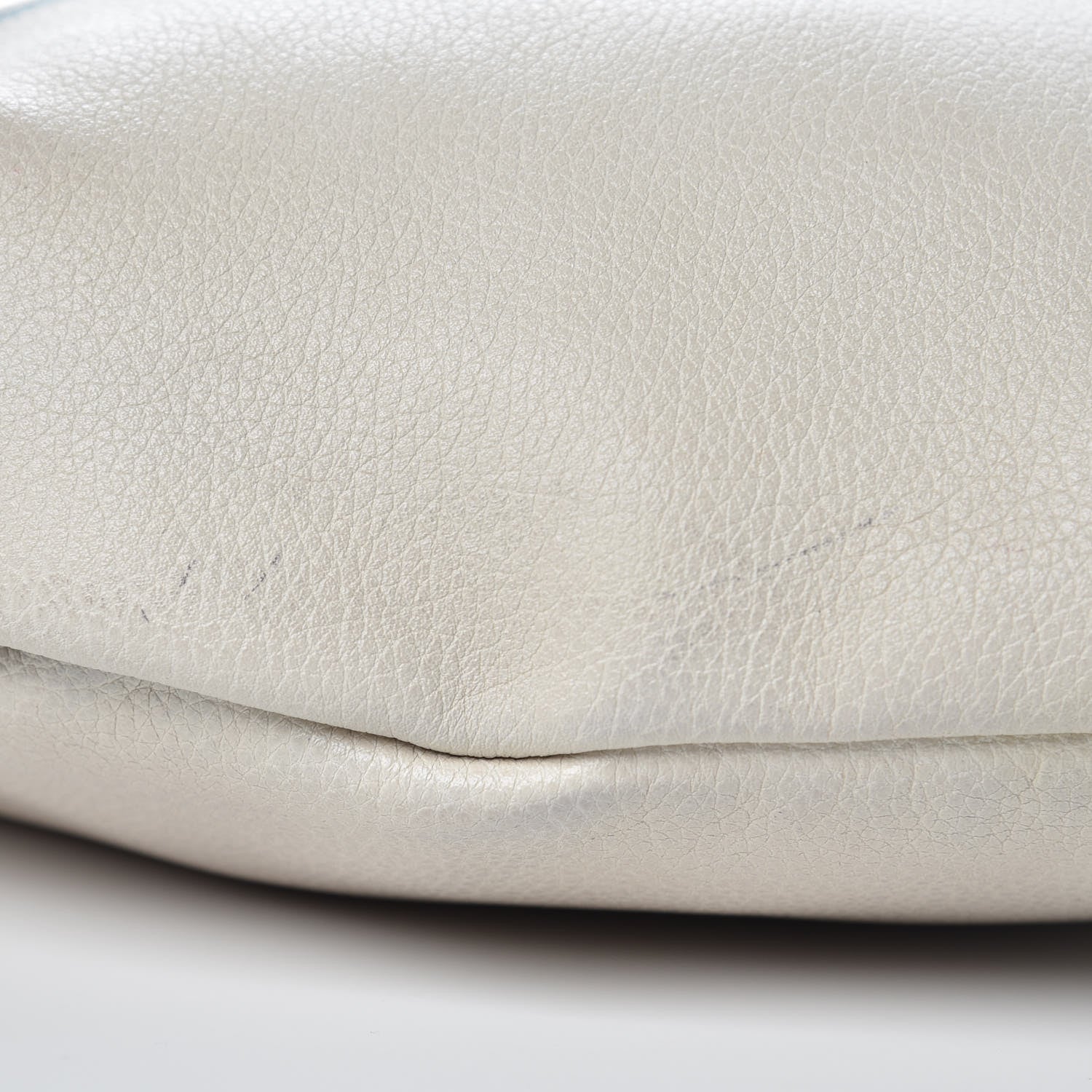 Gucci Grained Calfskin Logo Belt Bag White 10 of 16