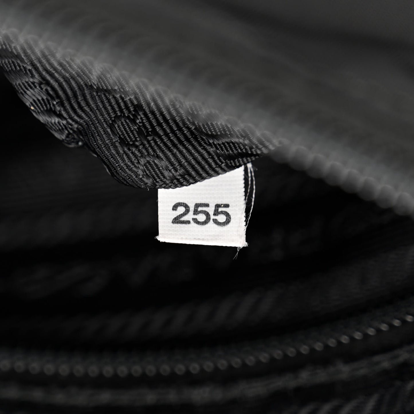 Tessuto Nylon Saffiano Small Vela Messenger Black